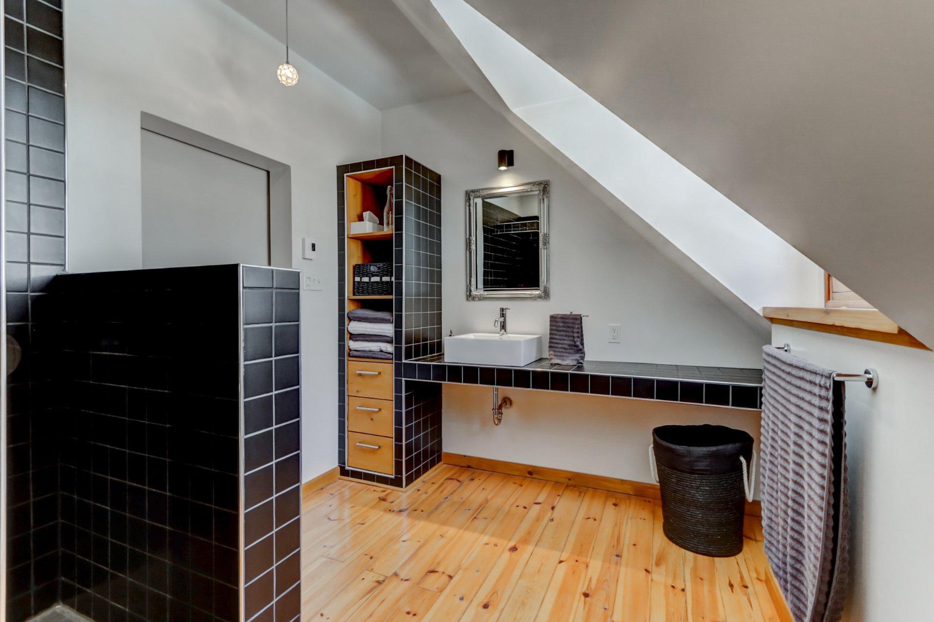 









1588


Rue Forest

,
Prévost,




QC
J0R1T0

