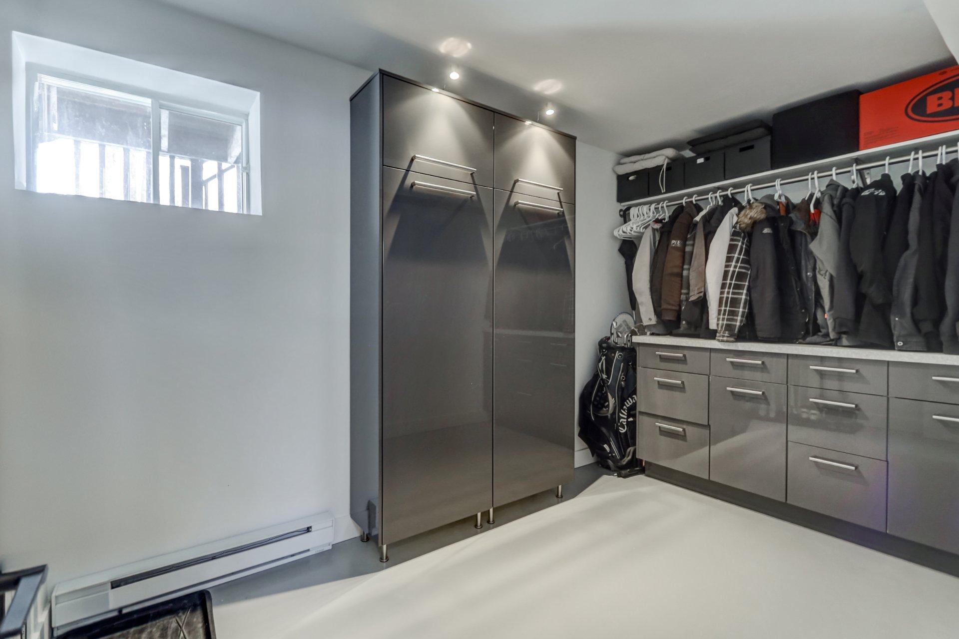 









1588


Rue Forest

,
Prévost,




QC
J0R1T0


