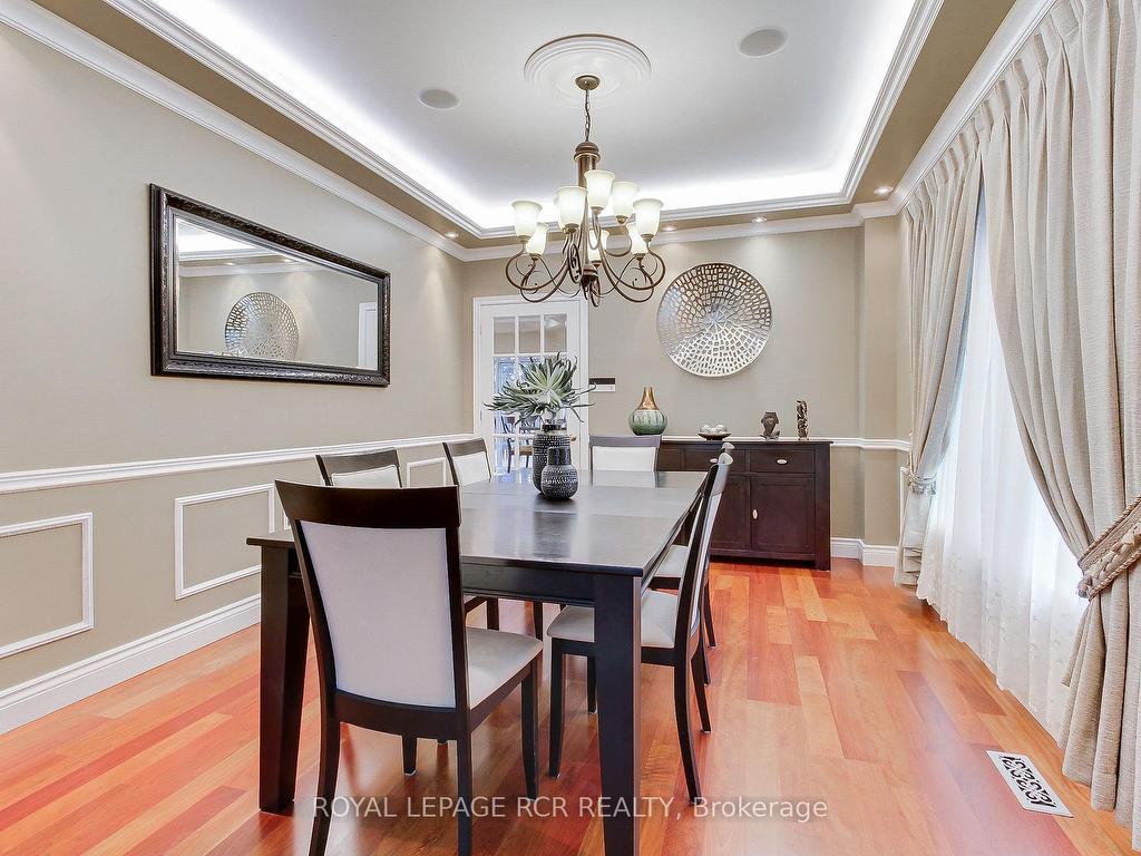 









558


Lyman

Boulevard,
Newmarket,




ON
L3X 1V8

