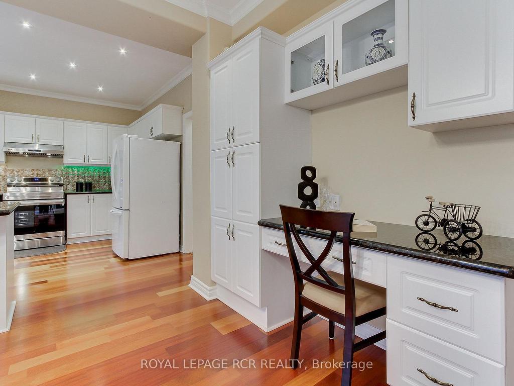 









558


Lyman

Boulevard,
Newmarket,




ON
L3X 1V8


