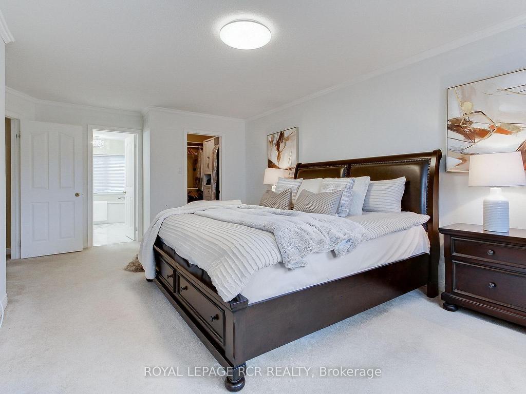









558


Lyman

Boulevard,
Newmarket,




ON
L3X 1V8

