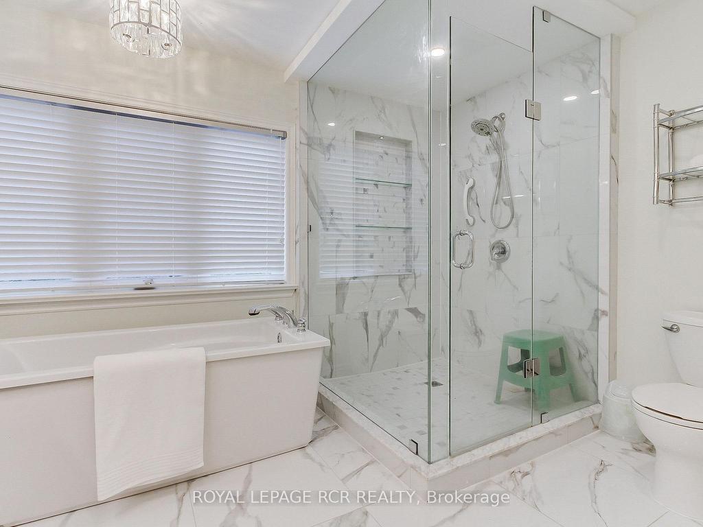 









558


Lyman

Boulevard,
Newmarket,




ON
L3X 1V8

