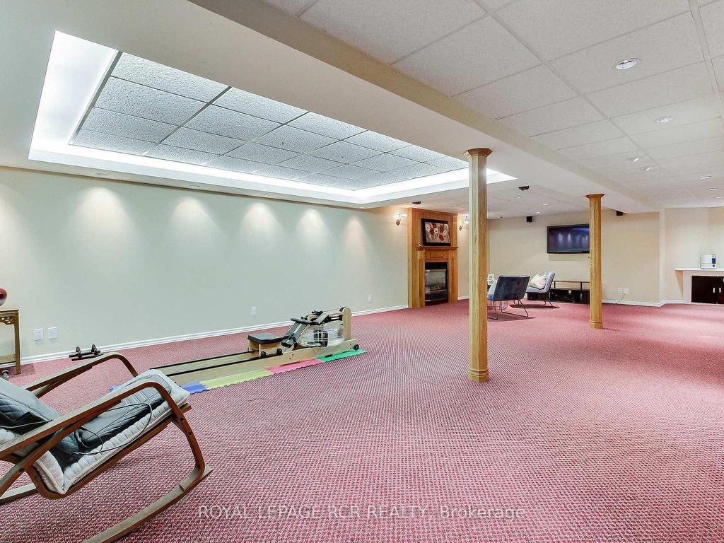 









558


Lyman

Boulevard,
Newmarket,




ON
L3X 1V8

