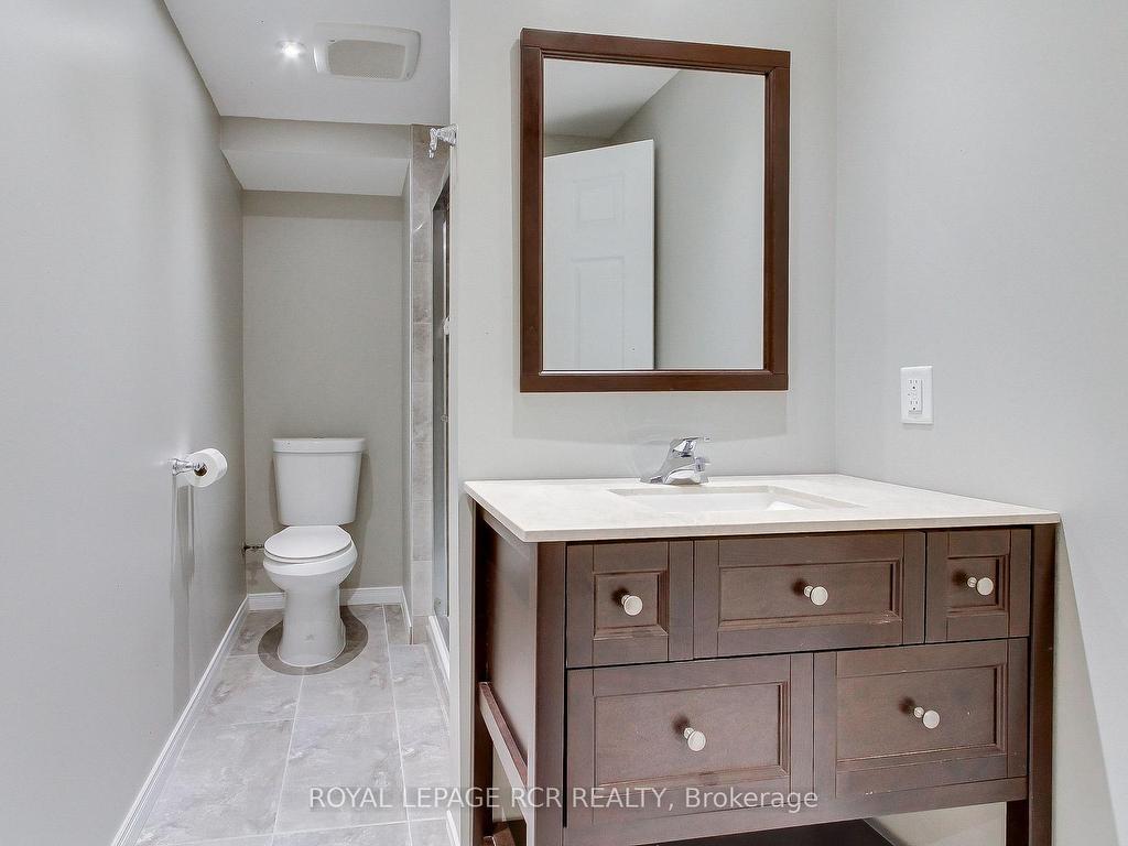 









558


Lyman

Boulevard,
Newmarket,




ON
L3X 1V8

