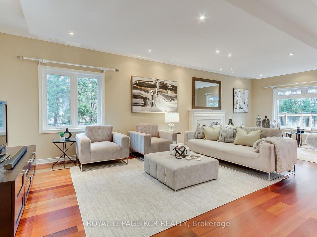 









558


Lyman

Boulevard,
Newmarket,




ON
L3X 1V8

