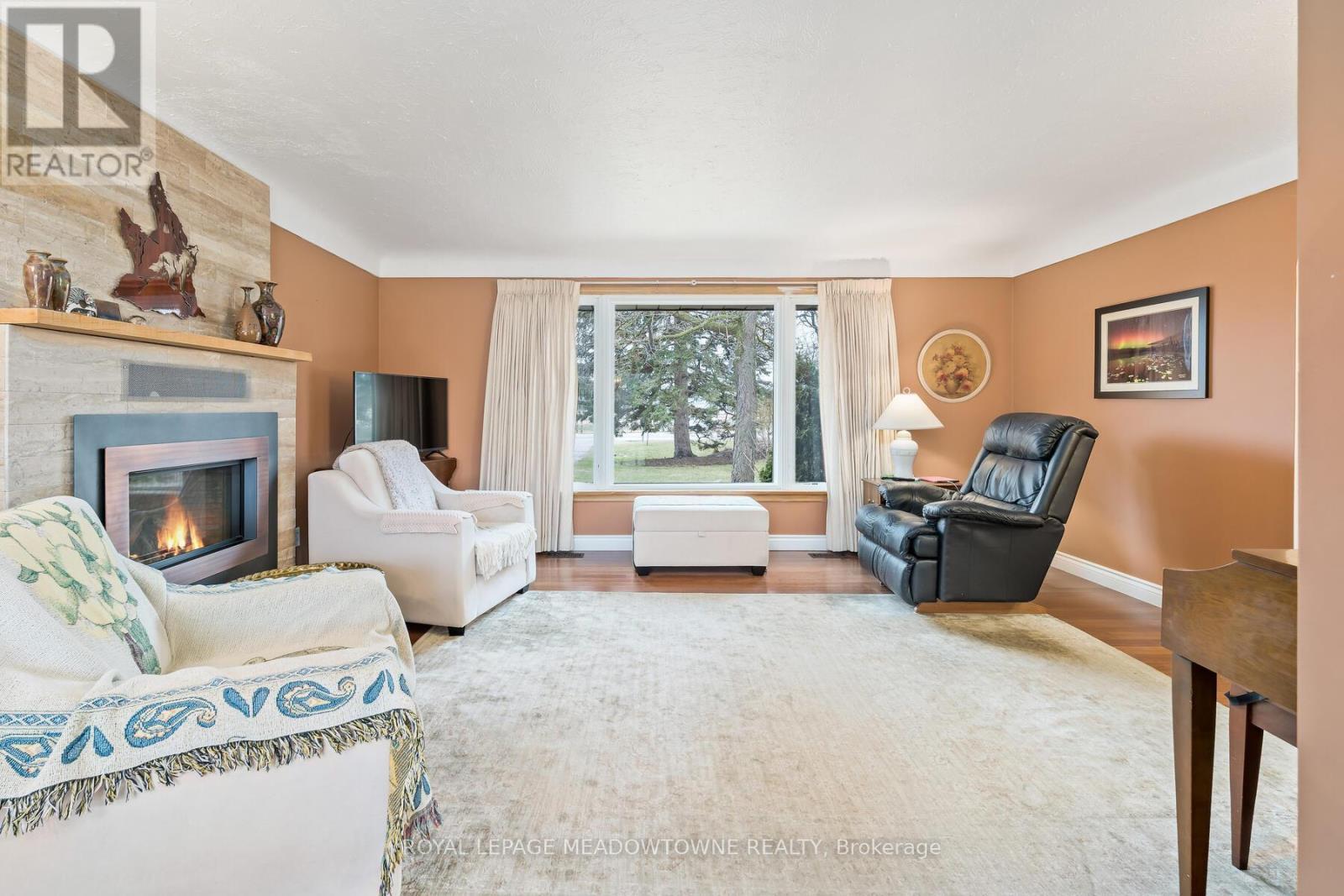 












11317 REGIONAL ROAD 25

,
Halton Hills,




Ontario
L7J2M1

