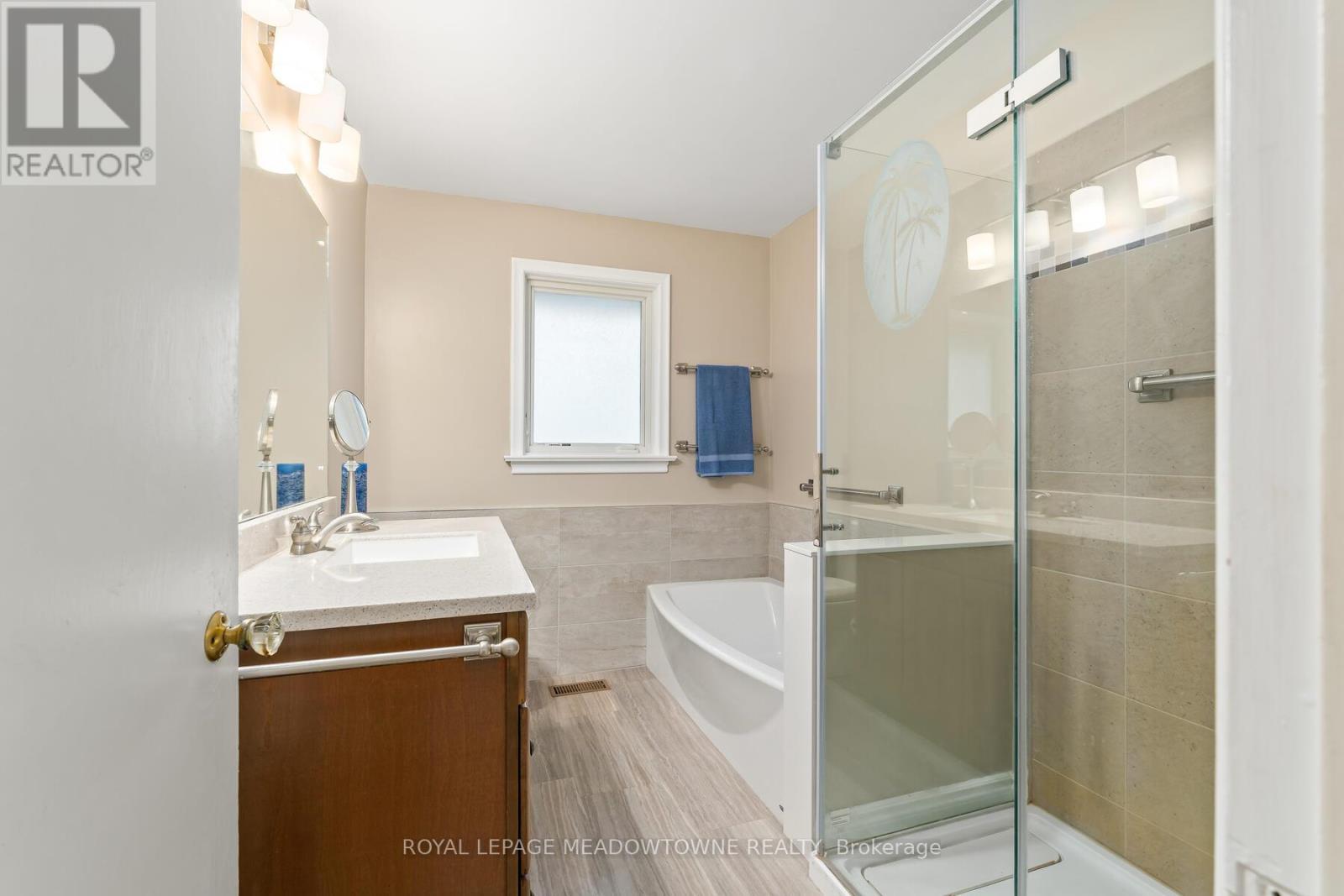 












11317 REGIONAL ROAD 25

,
Halton Hills,




Ontario
L7J2M1

