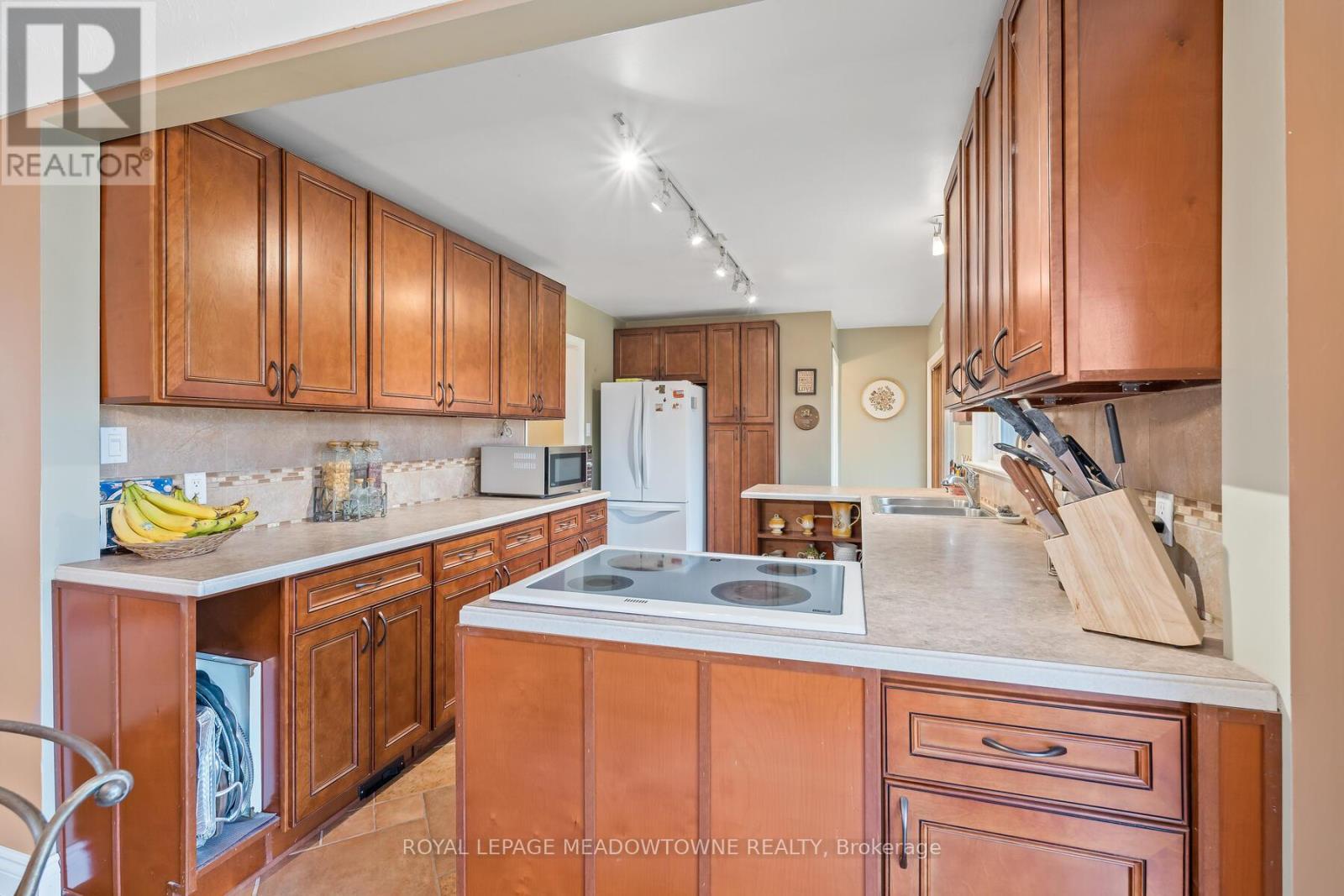 












11317 REGIONAL ROAD 25

,
Halton Hills,




Ontario
L7J2M1

