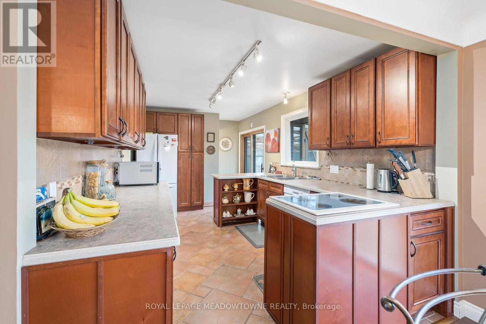 












11317 REGIONAL ROAD 25

,
Halton Hills,




Ontario
L7J2M1

