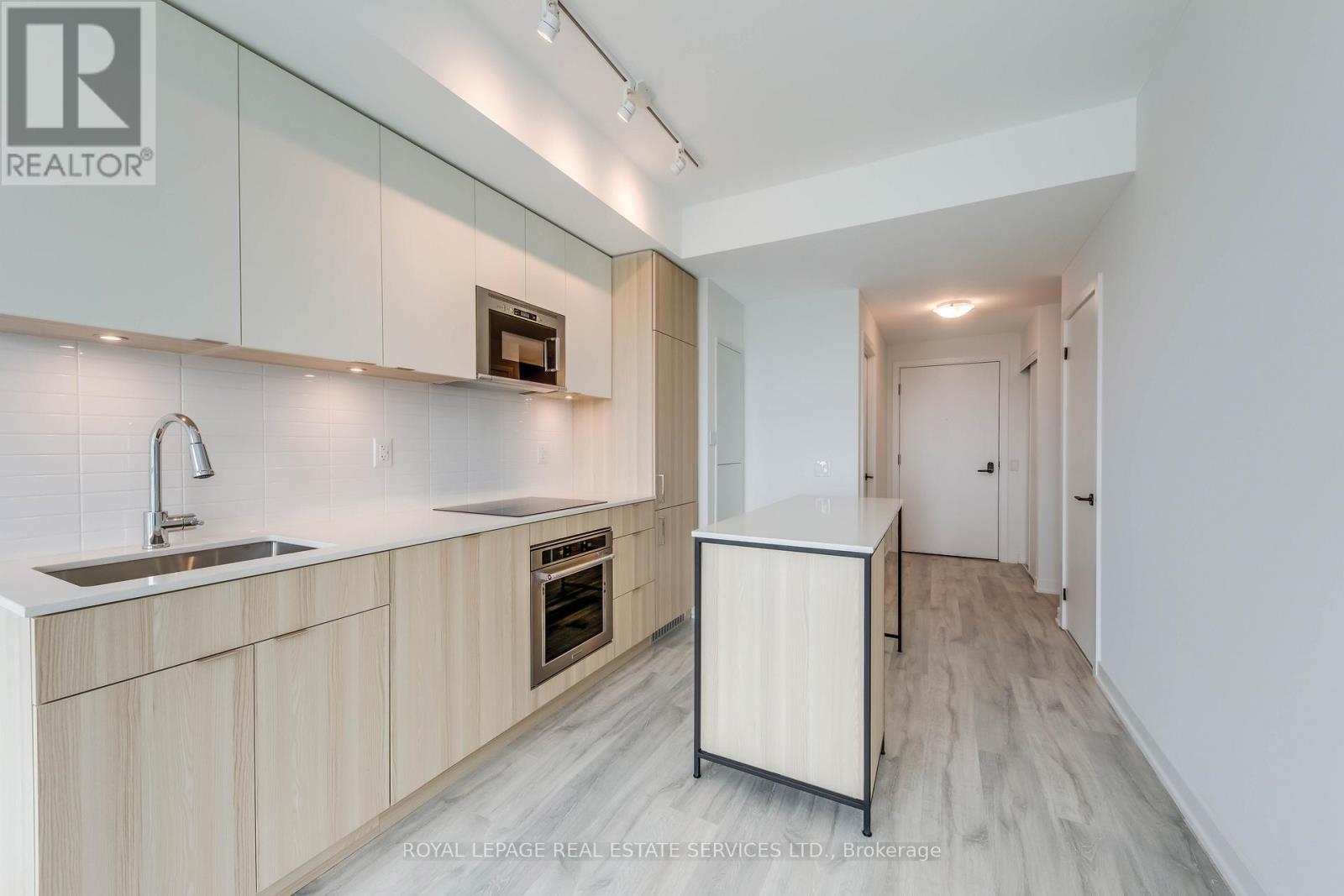 












1115 - 220 MISSINNIHE WAY

,
Mississauga,




Ontario
L5H0A9

