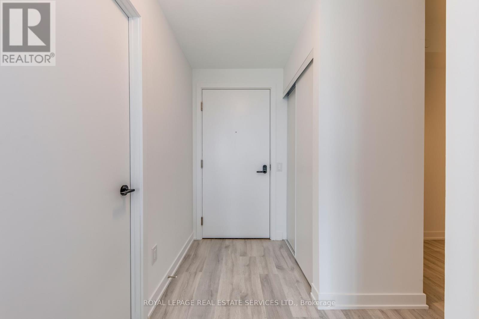 












1115 - 220 MISSINNIHE WAY

,
Mississauga,




Ontario
L5H0A9

