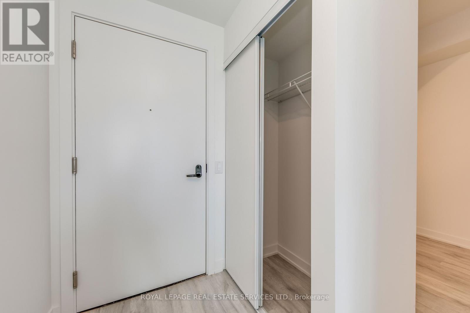 












1115 - 220 MISSINNIHE WAY

,
Mississauga,




Ontario
L5H0A9

