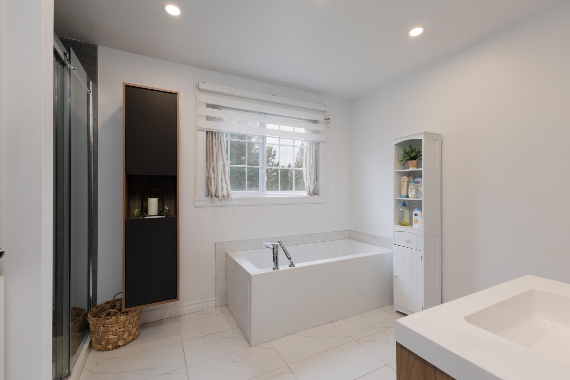 









279


3e Rue

,
Saint-Zotique,




QC
J0P1Z0

