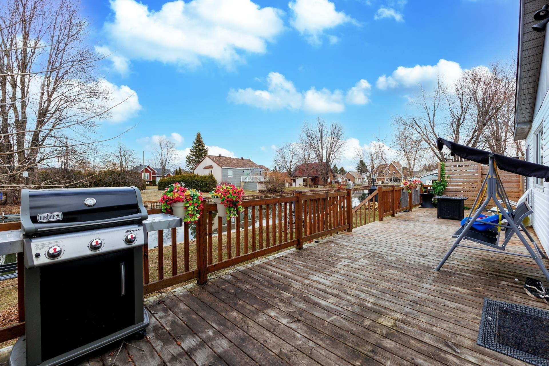 









279


3e Rue

,
Saint-Zotique,




QC
J0P1Z0

