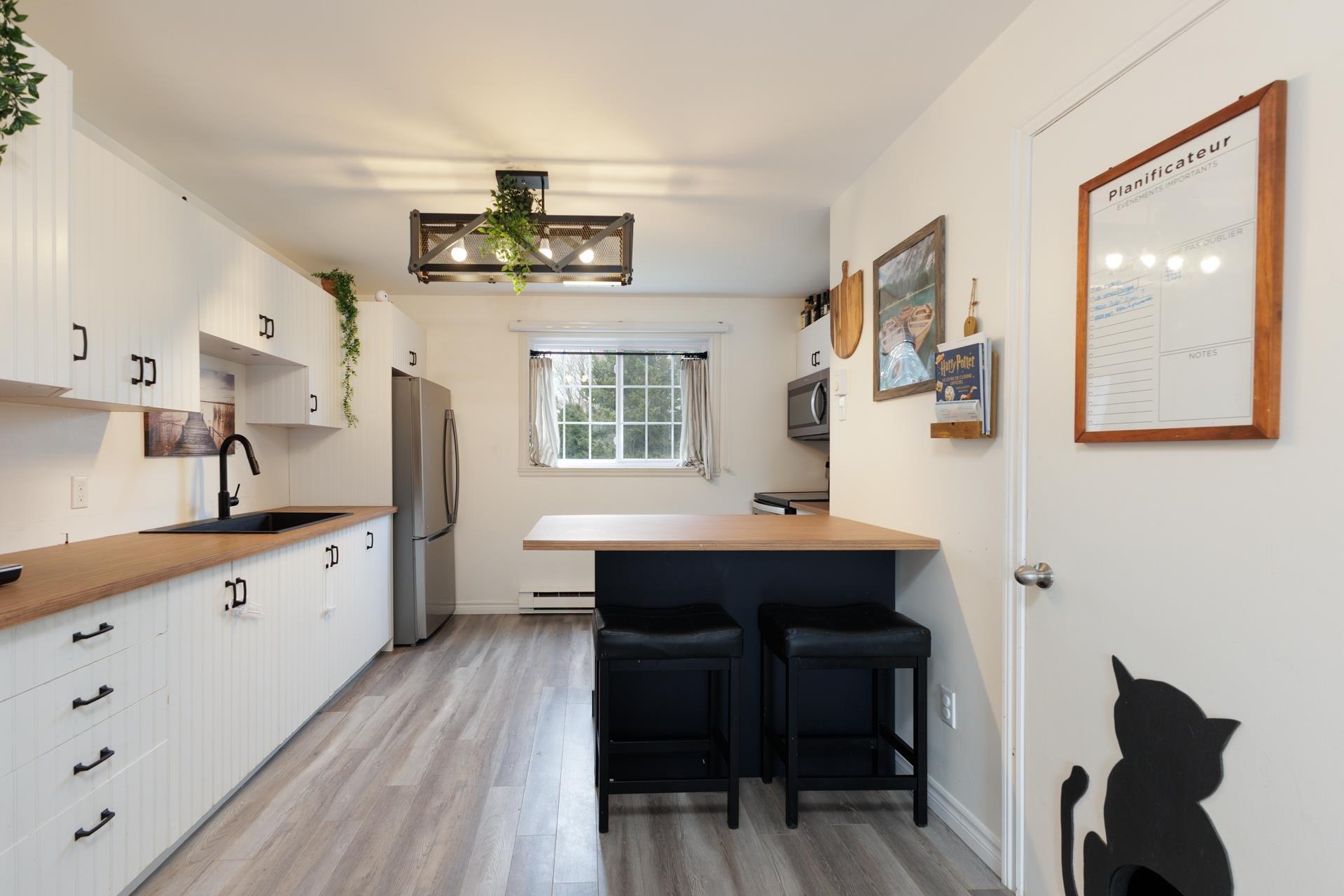 









279


3e Rue

,
Saint-Zotique,




QC
J0P1Z0

