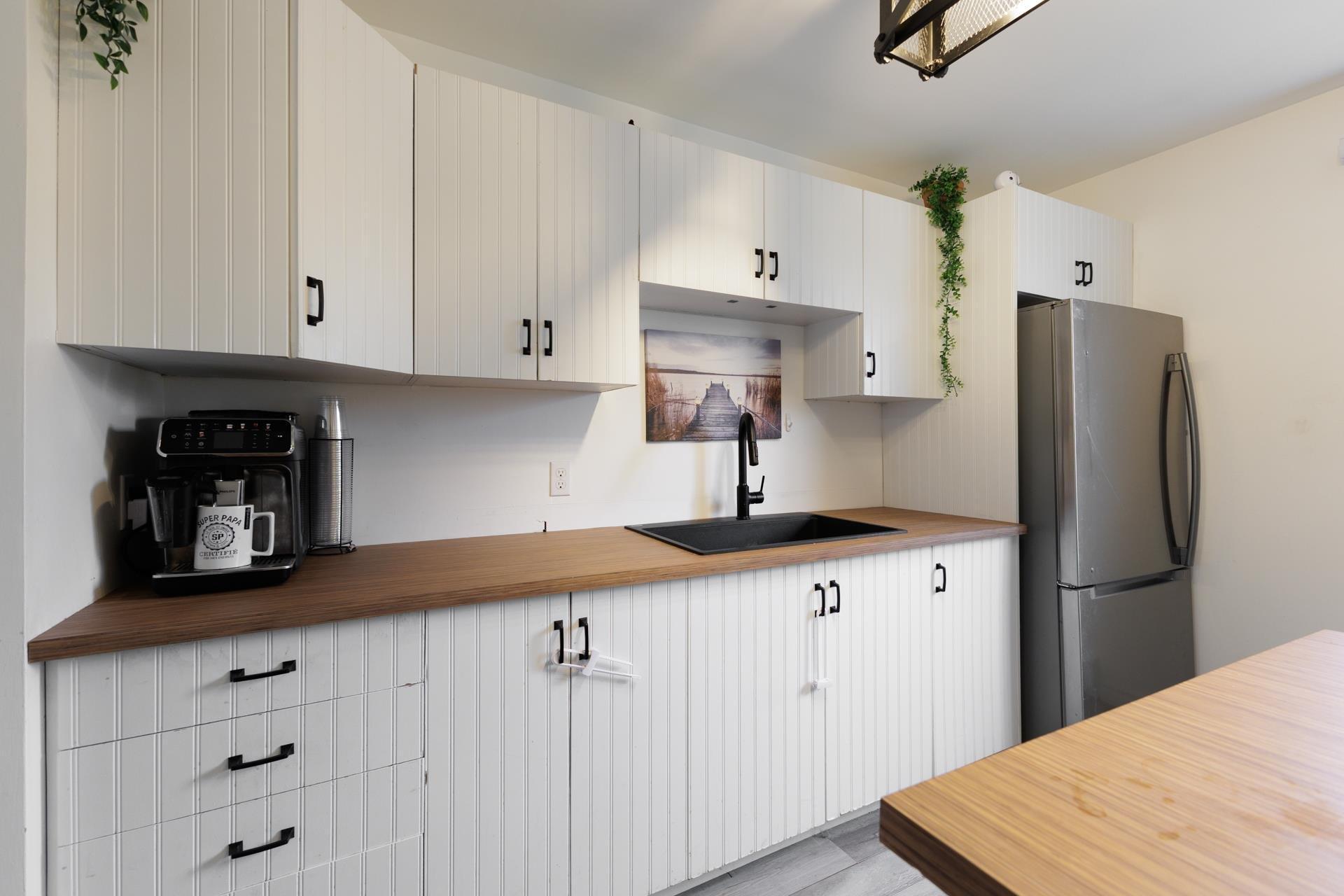 









279


3e Rue

,
Saint-Zotique,




QC
J0P1Z0

