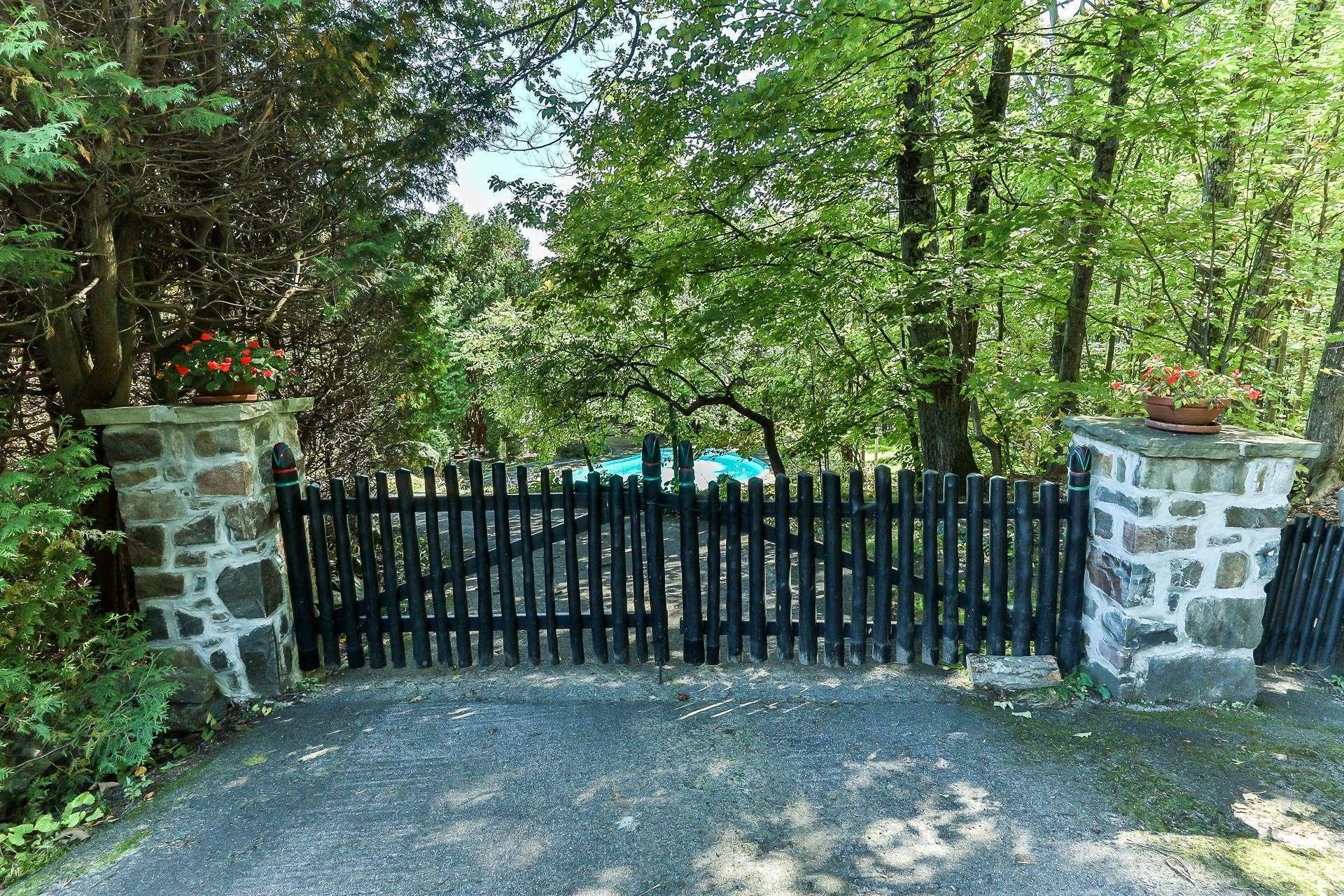 









477


Ch. des Critiques

,
Montebello,




QC
J0V1L0

