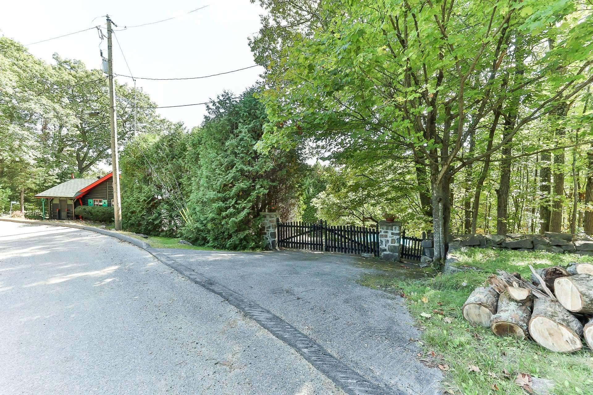 









477


Ch. des Critiques

,
Montebello,




QC
J0V1L0

