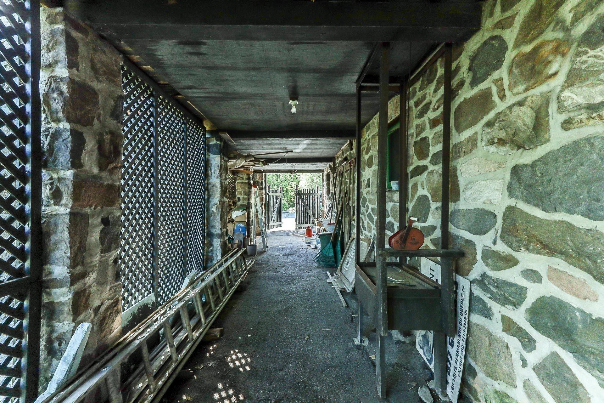 









477


Ch. des Critiques

,
Montebello,




QC
J0V1L0

