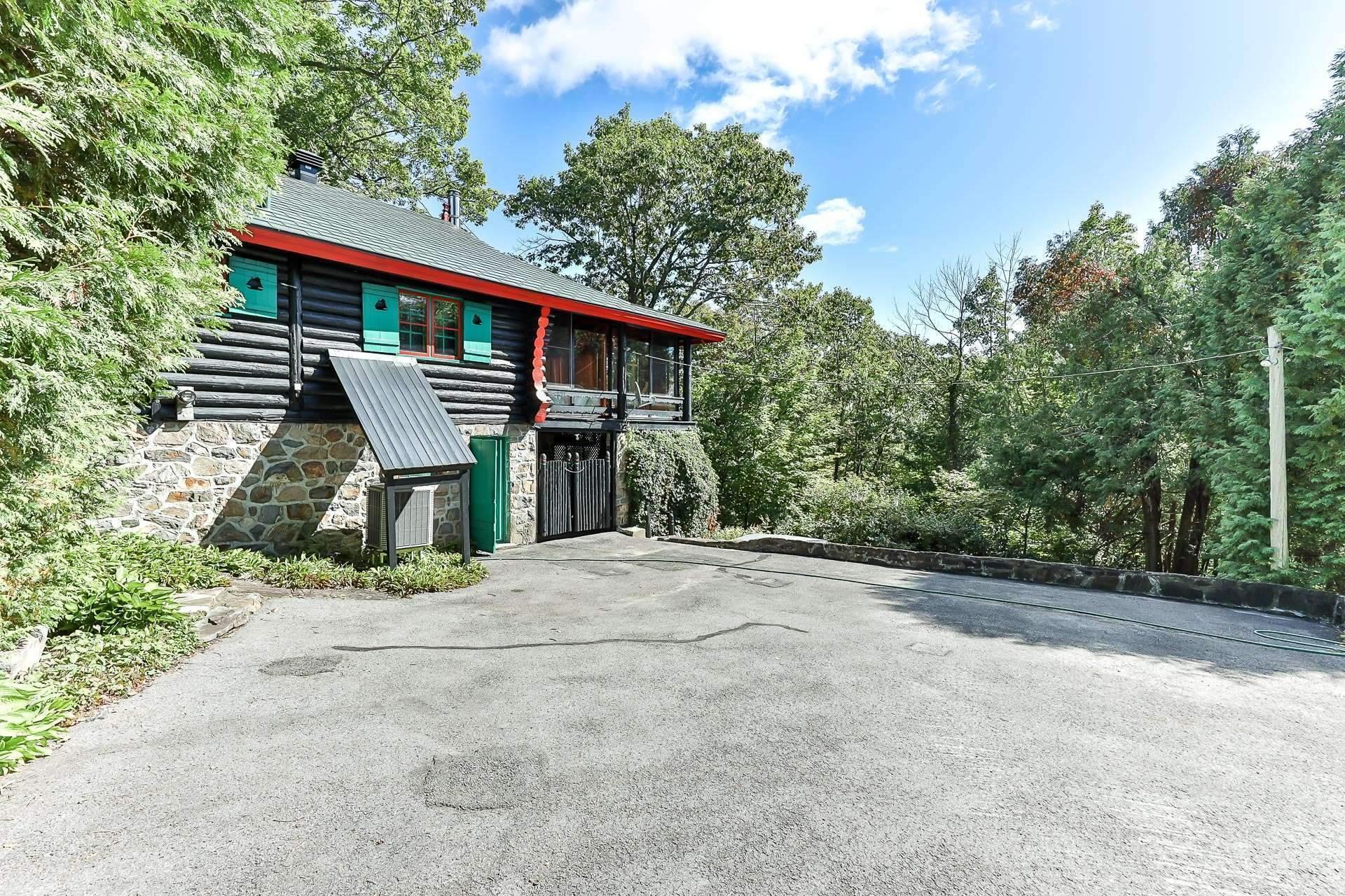 









477


Ch. des Critiques

,
Montebello,




QC
J0V1L0


