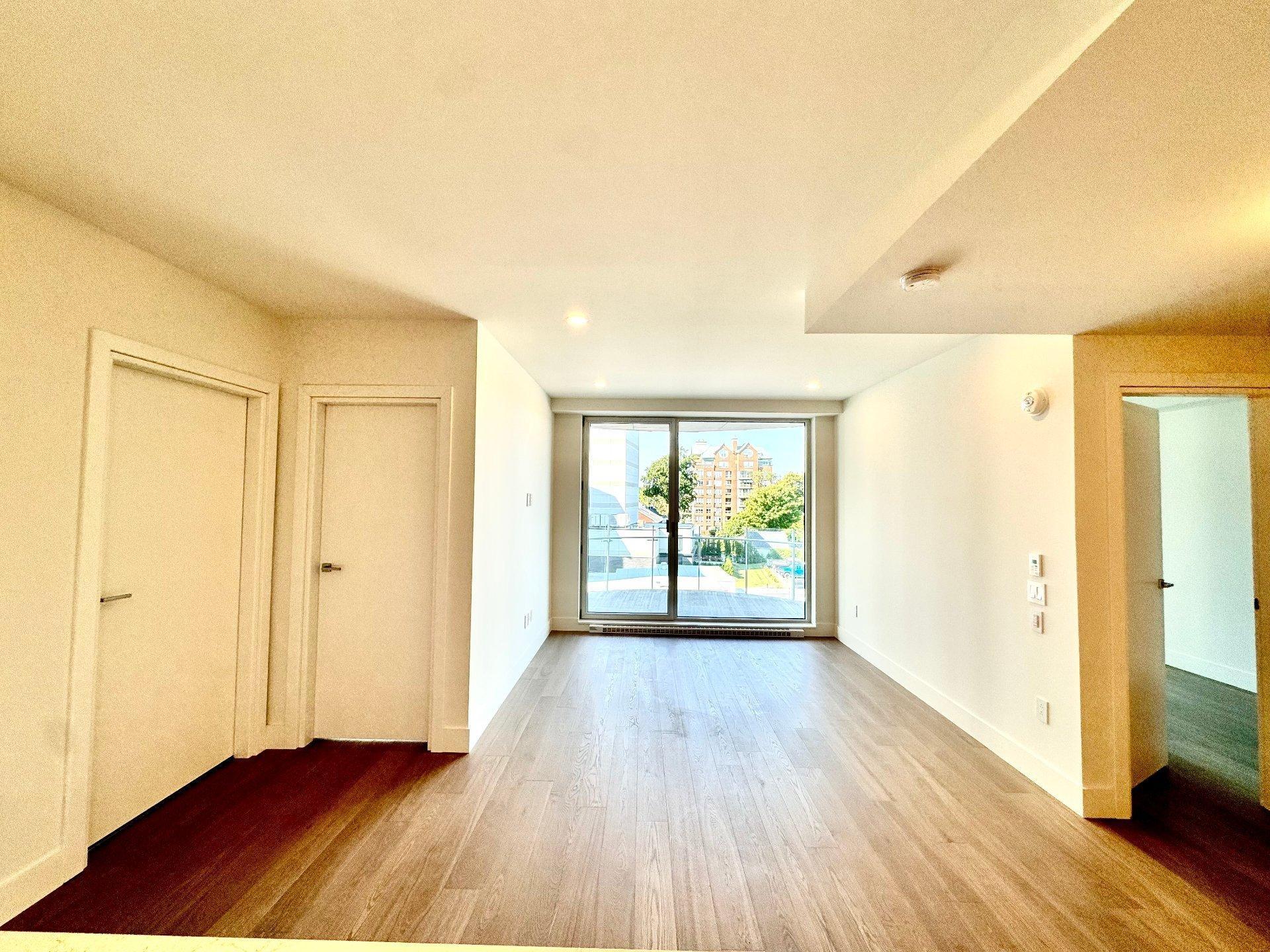 









32


Ch. du Bord-du-Lac-Lakeshore

, 413,
Pointe-Claire,




QC
H9S0B9

