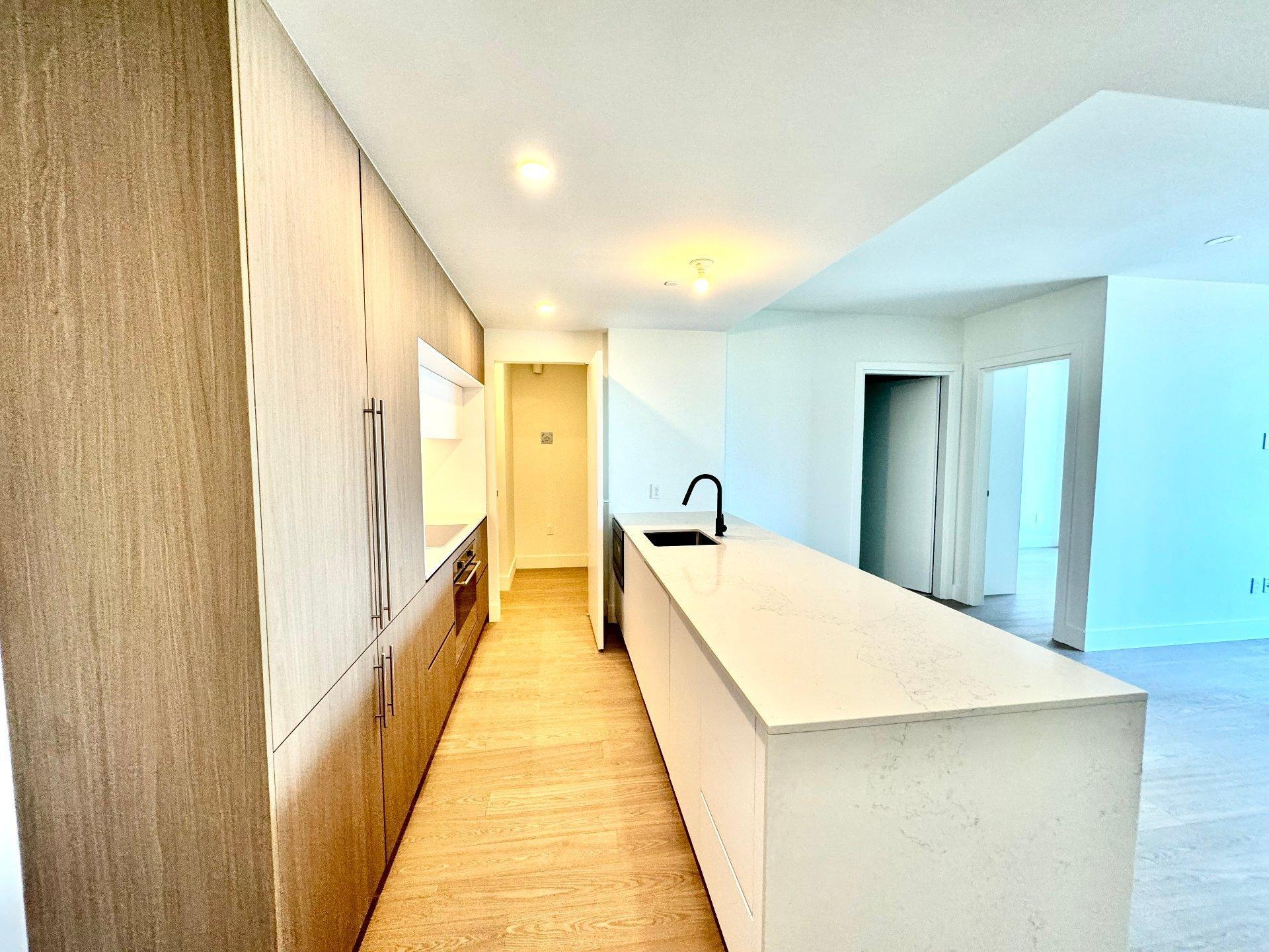 









32


Ch. du Bord-du-Lac-Lakeshore

, 413,
Pointe-Claire,




QC
H9S0B9

