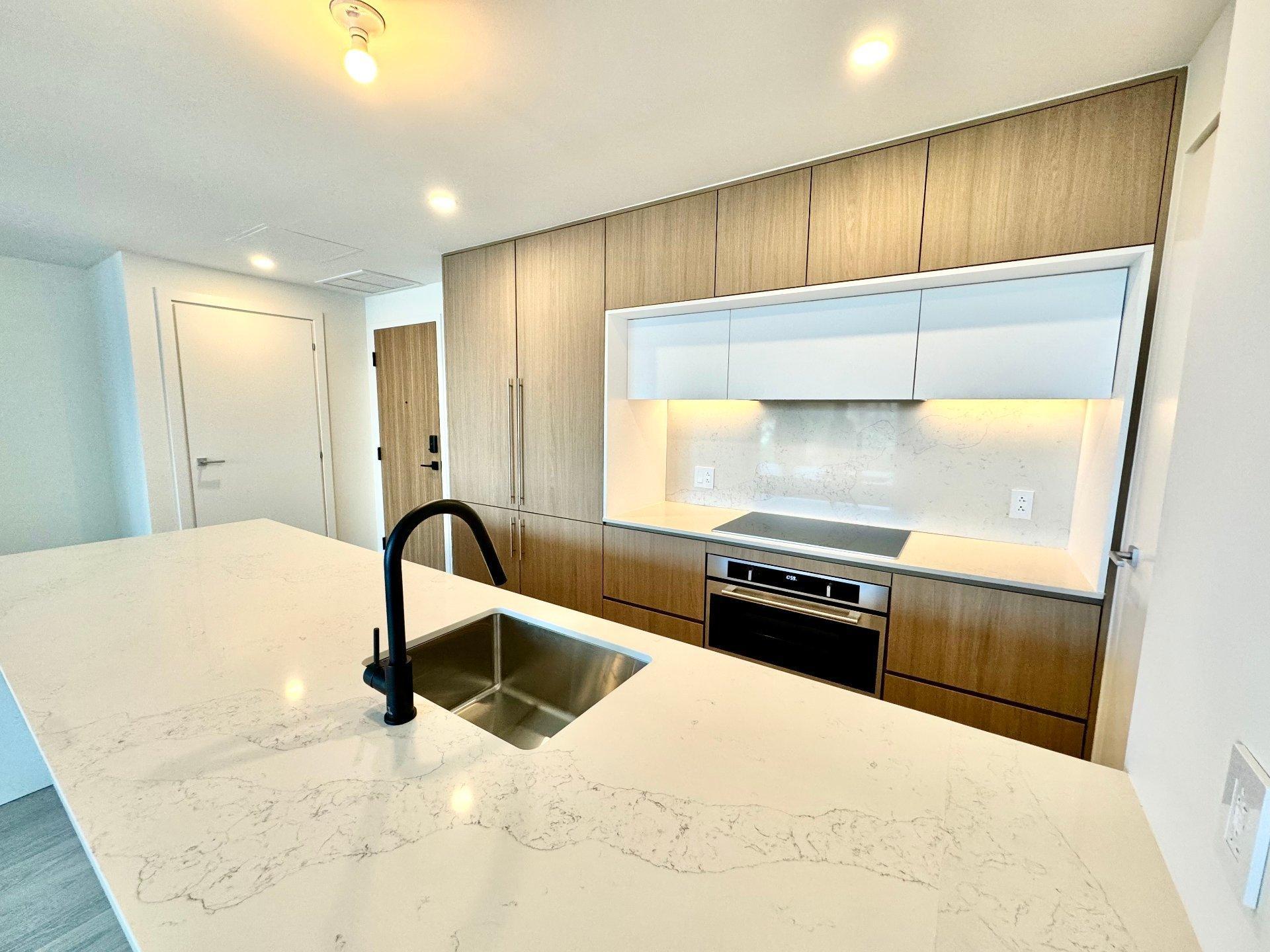 









32


Ch. du Bord-du-Lac-Lakeshore

, 413,
Pointe-Claire,




QC
H9S0B9

