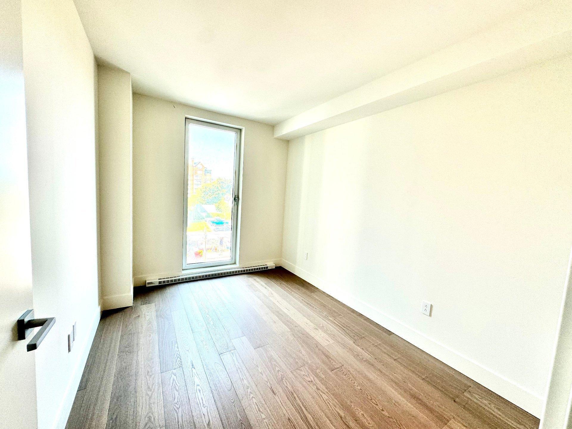 









32


Ch. du Bord-du-Lac-Lakeshore

, 413,
Pointe-Claire,




QC
H9S0B9

