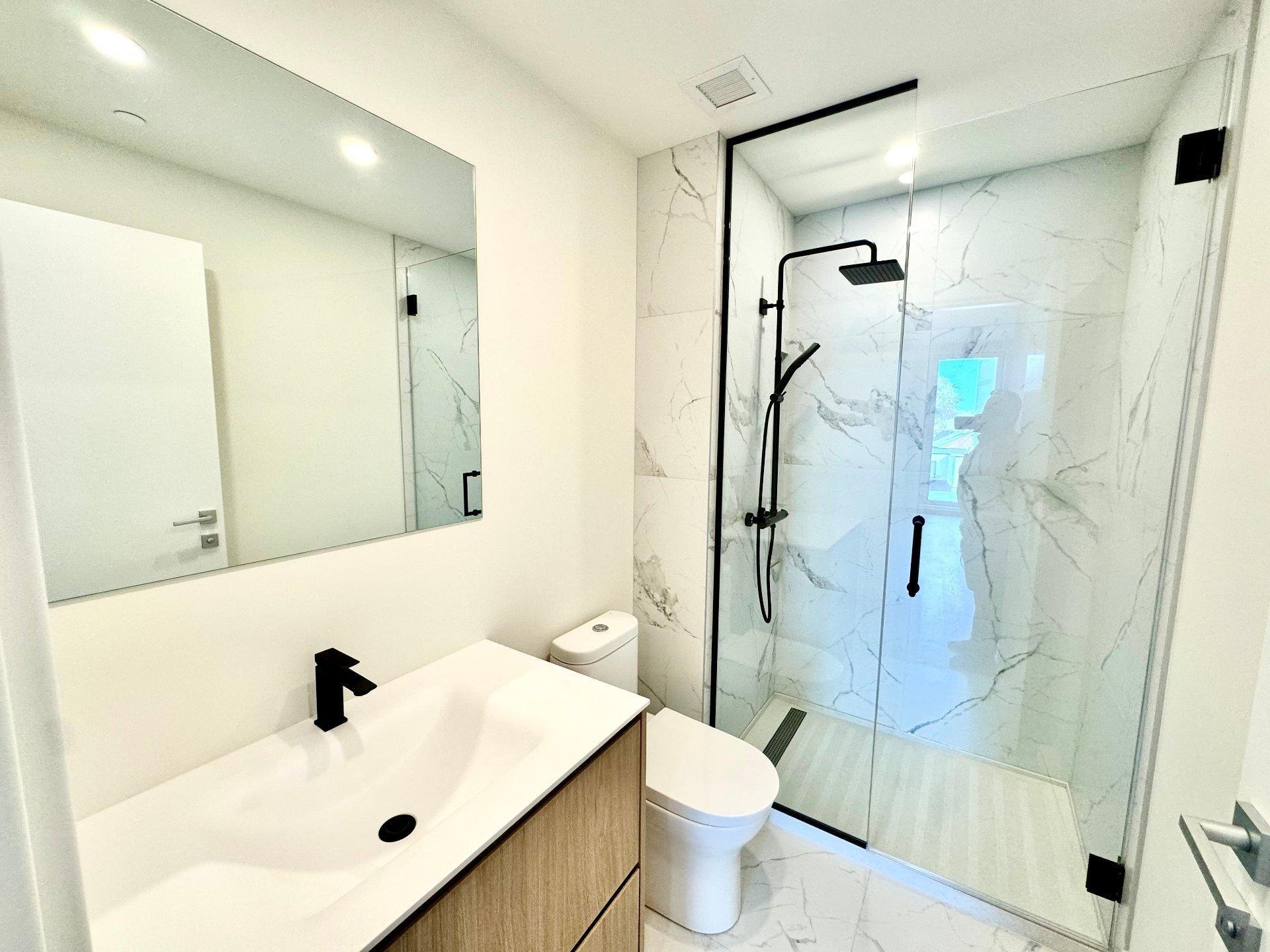 









32


Ch. du Bord-du-Lac-Lakeshore

, 413,
Pointe-Claire,




QC
H9S0B9


