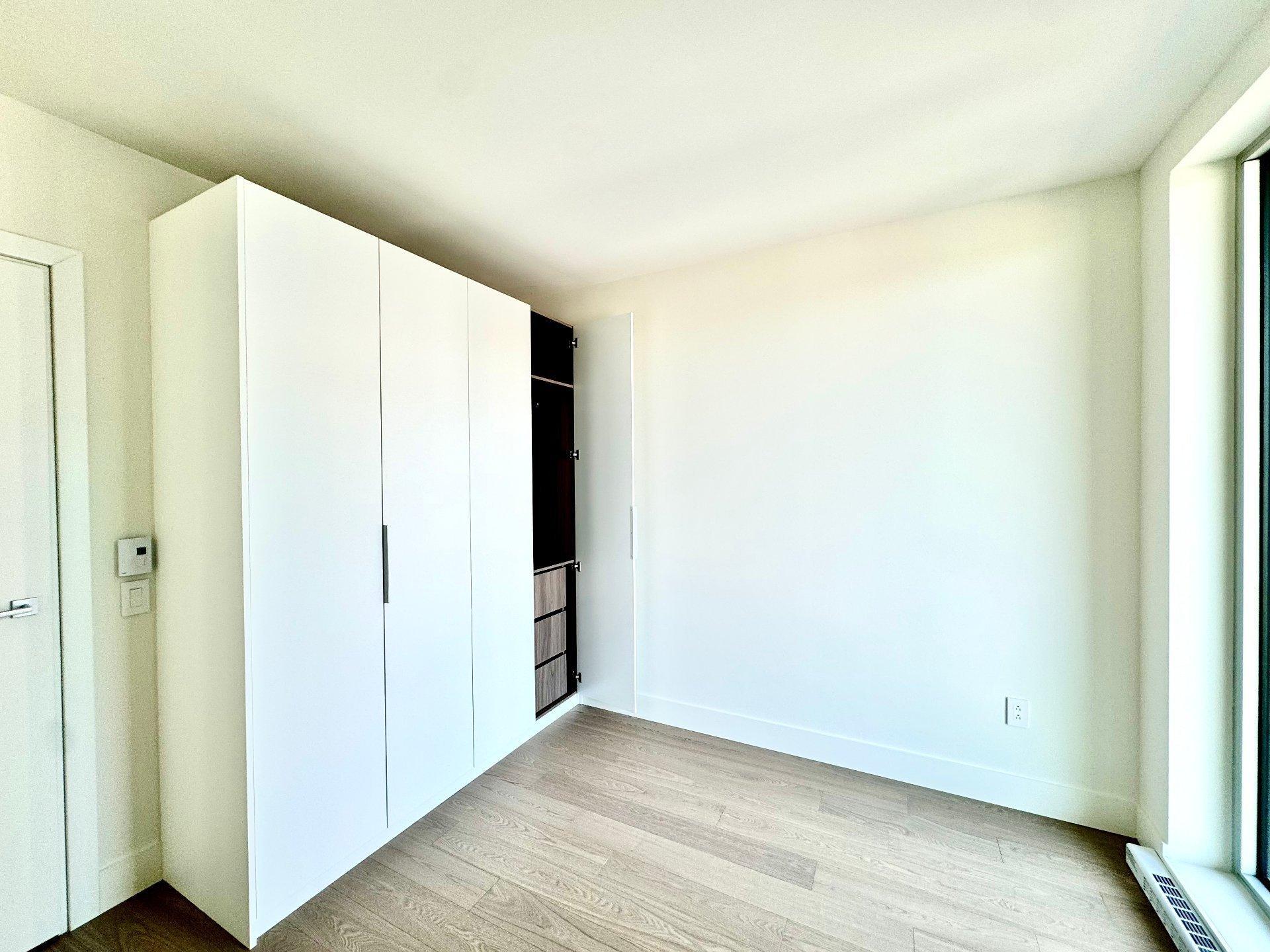 









32


Ch. du Bord-du-Lac-Lakeshore

, 413,
Pointe-Claire,




QC
H9S0B9

