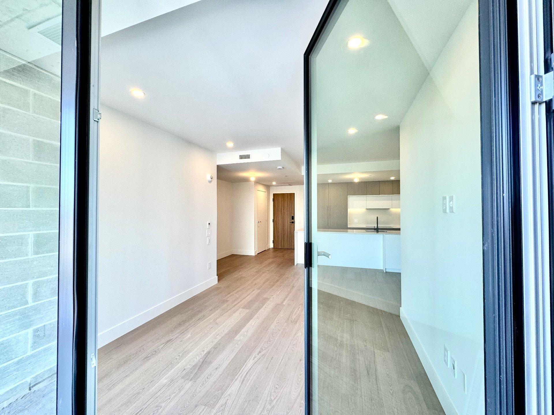 









32


Ch. du Bord-du-Lac-Lakeshore

, 413,
Pointe-Claire,




QC
H9S0B9

