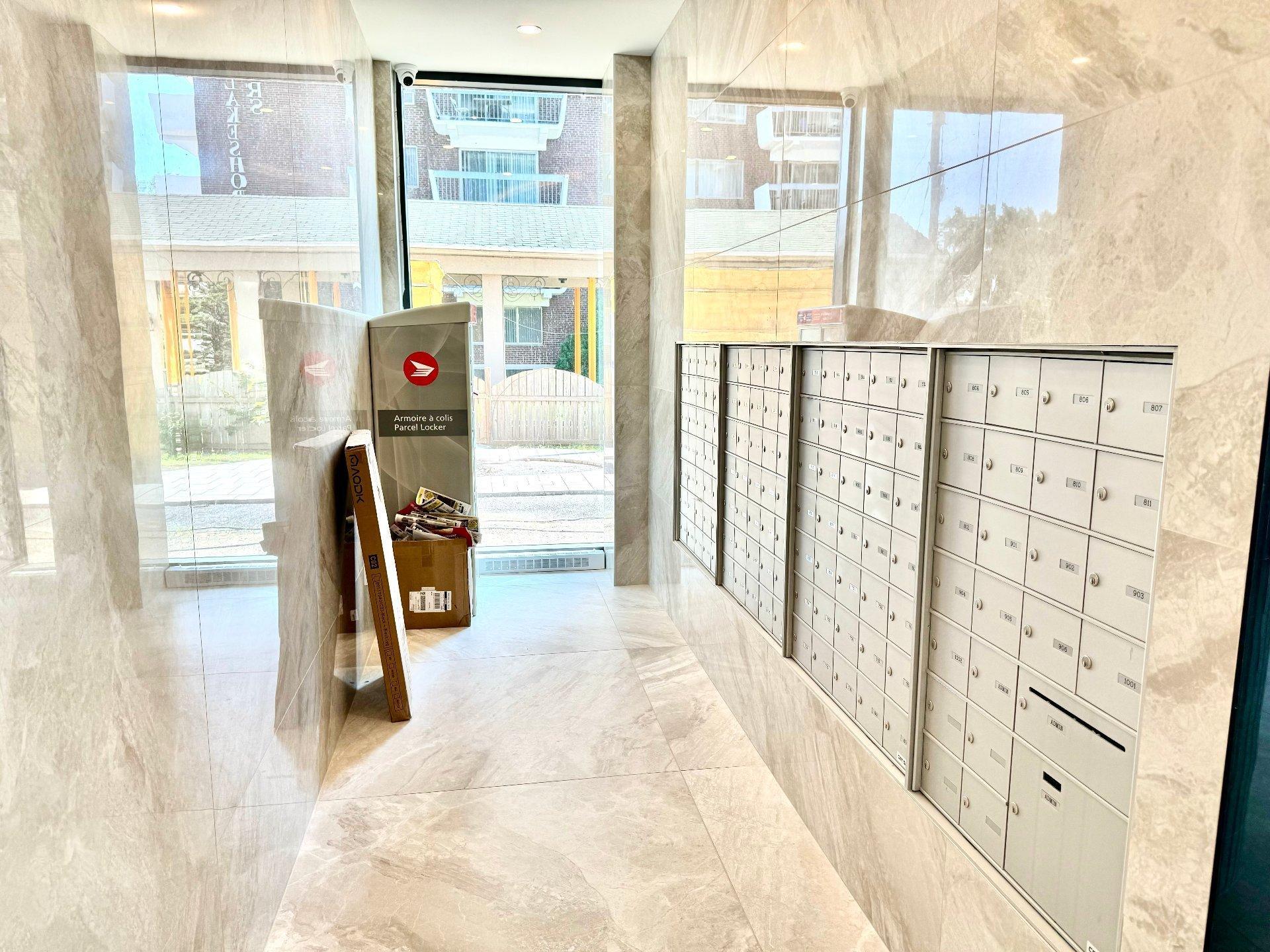









32


Ch. du Bord-du-Lac-Lakeshore

, 413,
Pointe-Claire,




QC
H9S0B9


