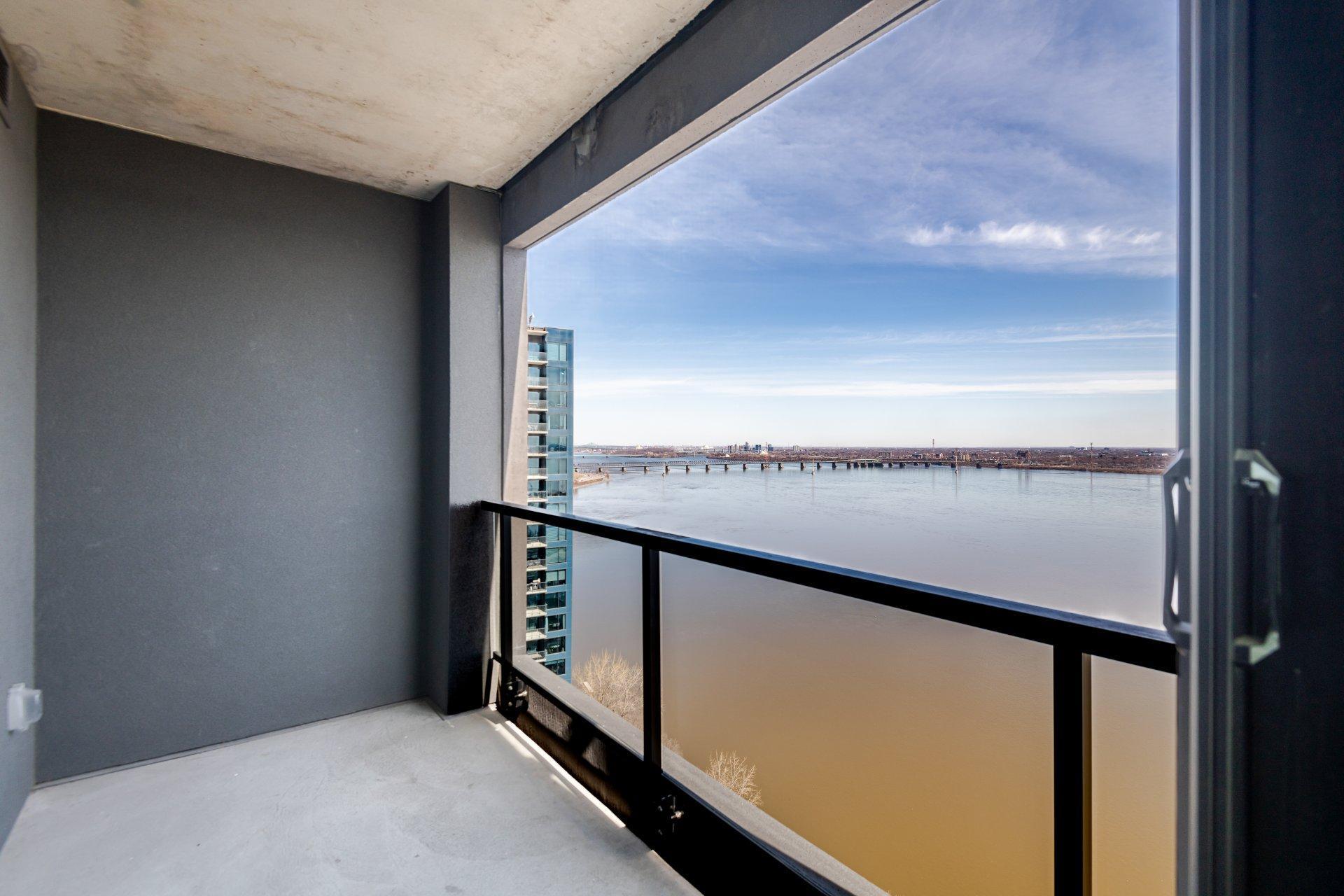 









399


Rue de la Rotonde

, 2703,
Montréal (Verdun/Île-des-Soeurs),




QC
H3E0G1

