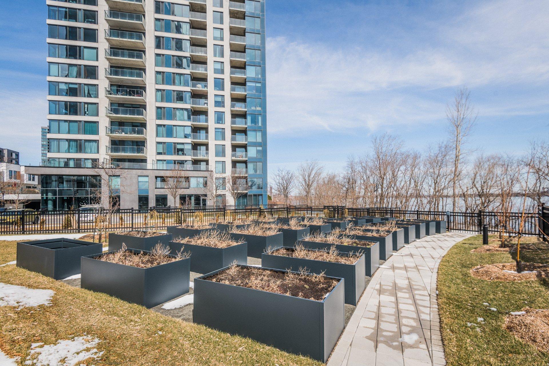 









399


Rue de la Rotonde

, 2703,
Montréal (Verdun/Île-des-Soeurs),




QC
H3E0G1

