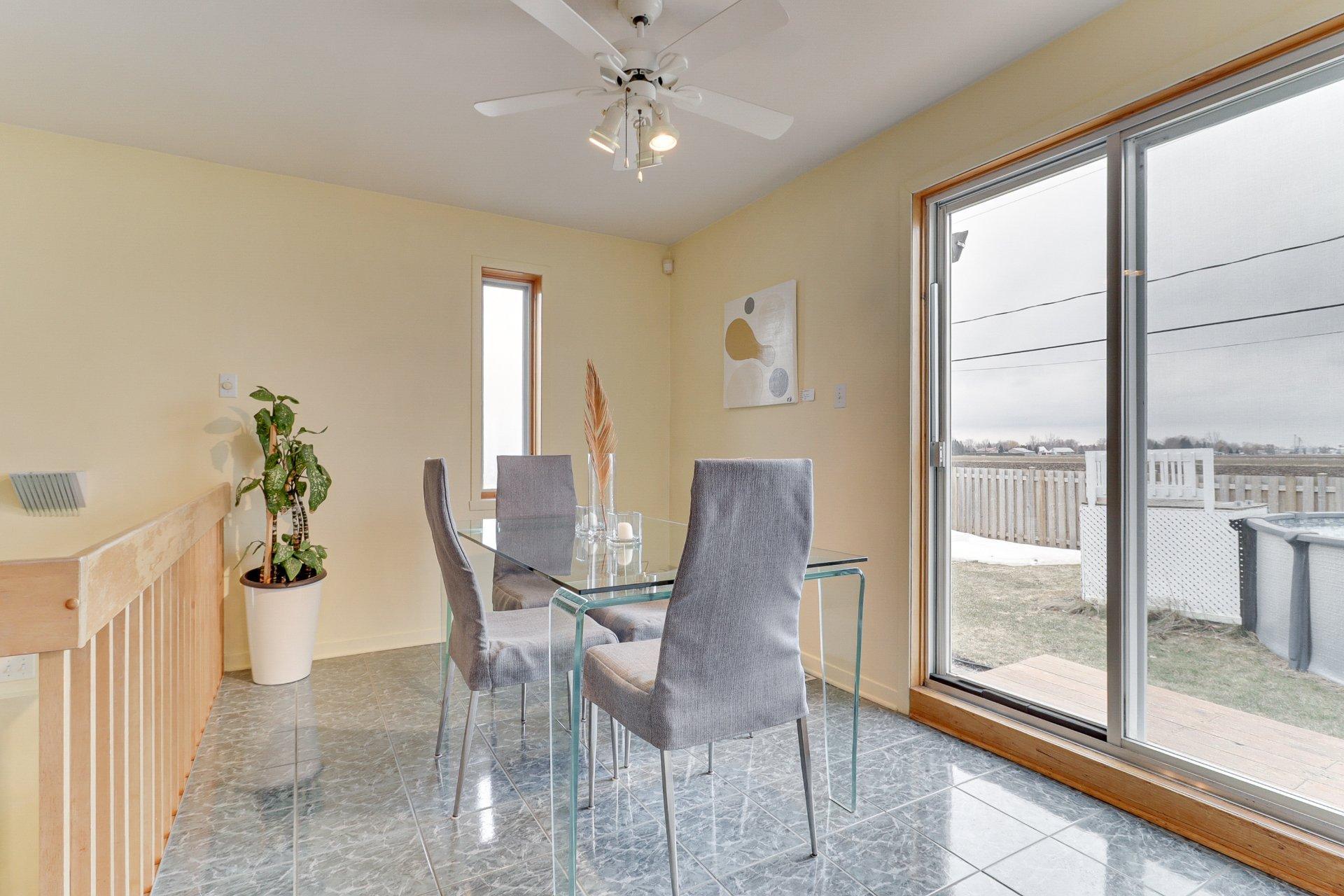









318


Rue du Centaure

,
L'Épiphanie,




QC
J5X3K9

