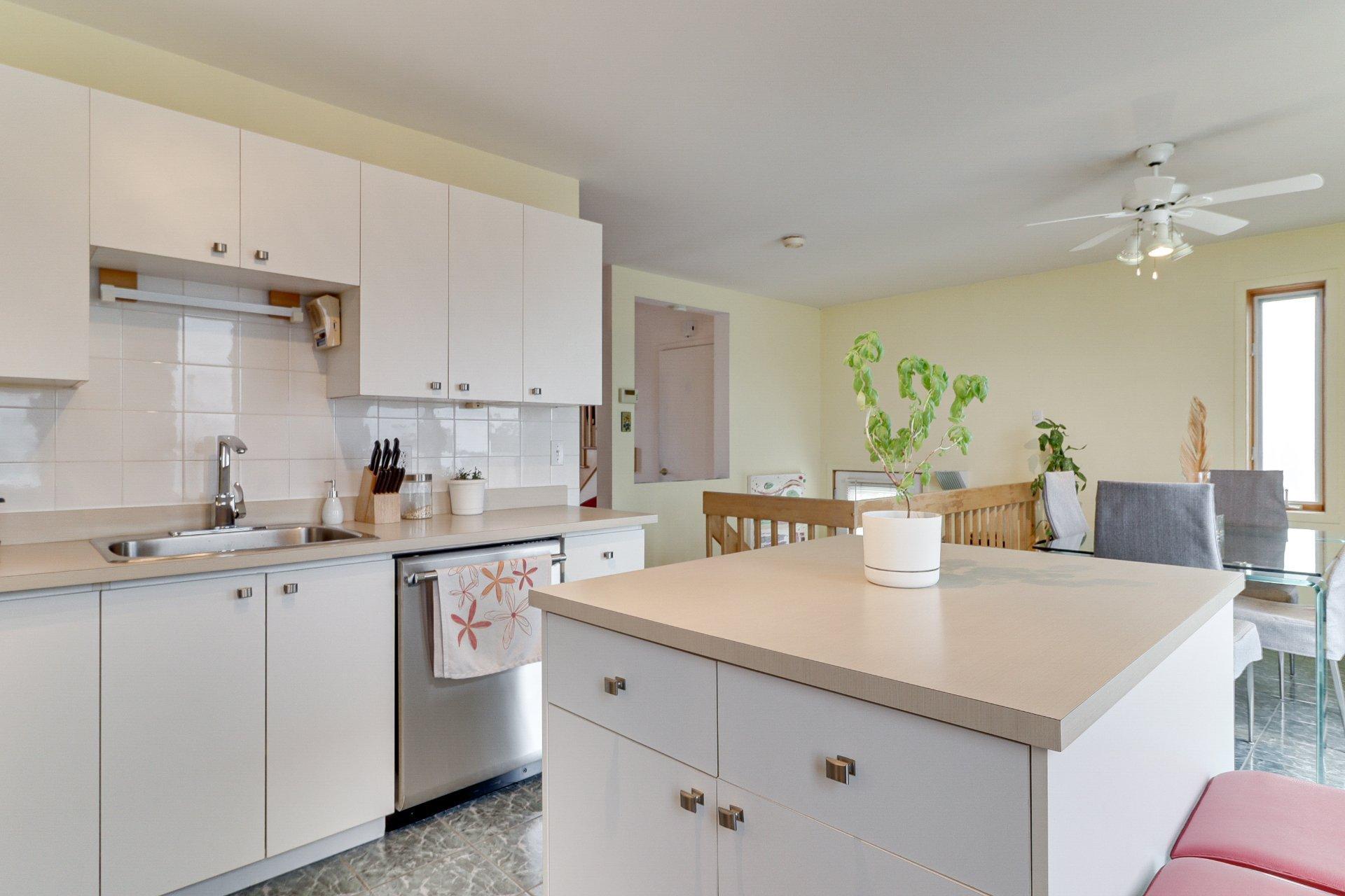 









318


Rue du Centaure

,
L'Épiphanie,




QC
J5X3K9

