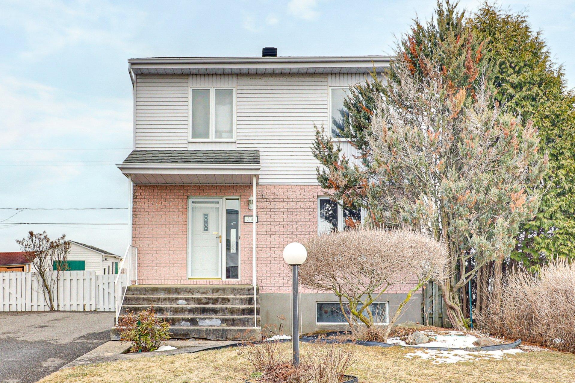 









318


Rue du Centaure

,
L'Épiphanie,




QC
J5X3K9

