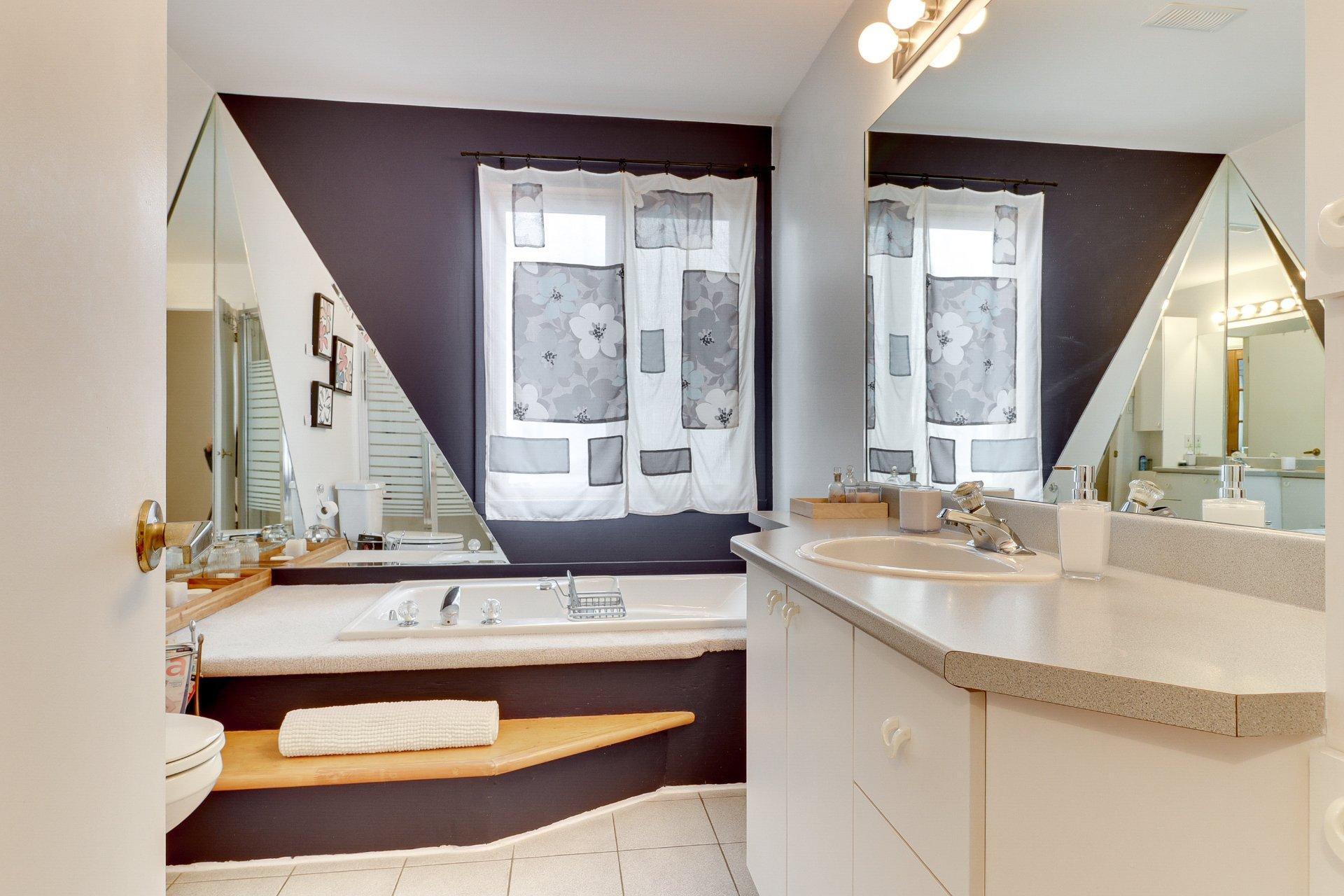 









318


Rue du Centaure

,
L'Épiphanie,




QC
J5X3K9


