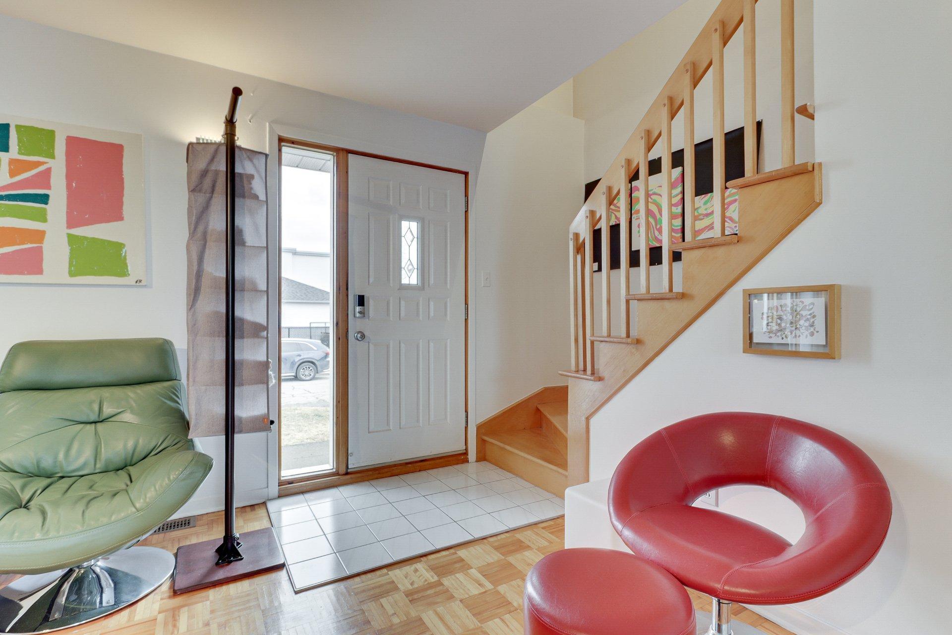









318


Rue du Centaure

,
L'Épiphanie,




QC
J5X3K9

