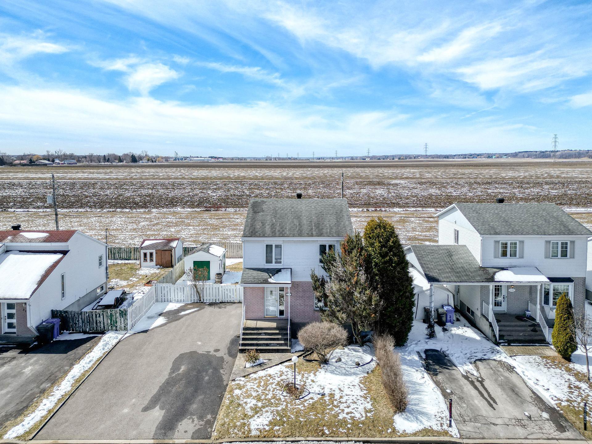 









318


Rue du Centaure

,
L'Épiphanie,




QC
J5X3K9

