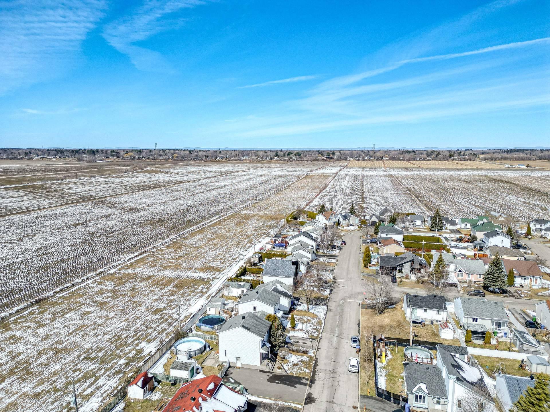 









318


Rue du Centaure

,
L'Épiphanie,




QC
J5X3K9

