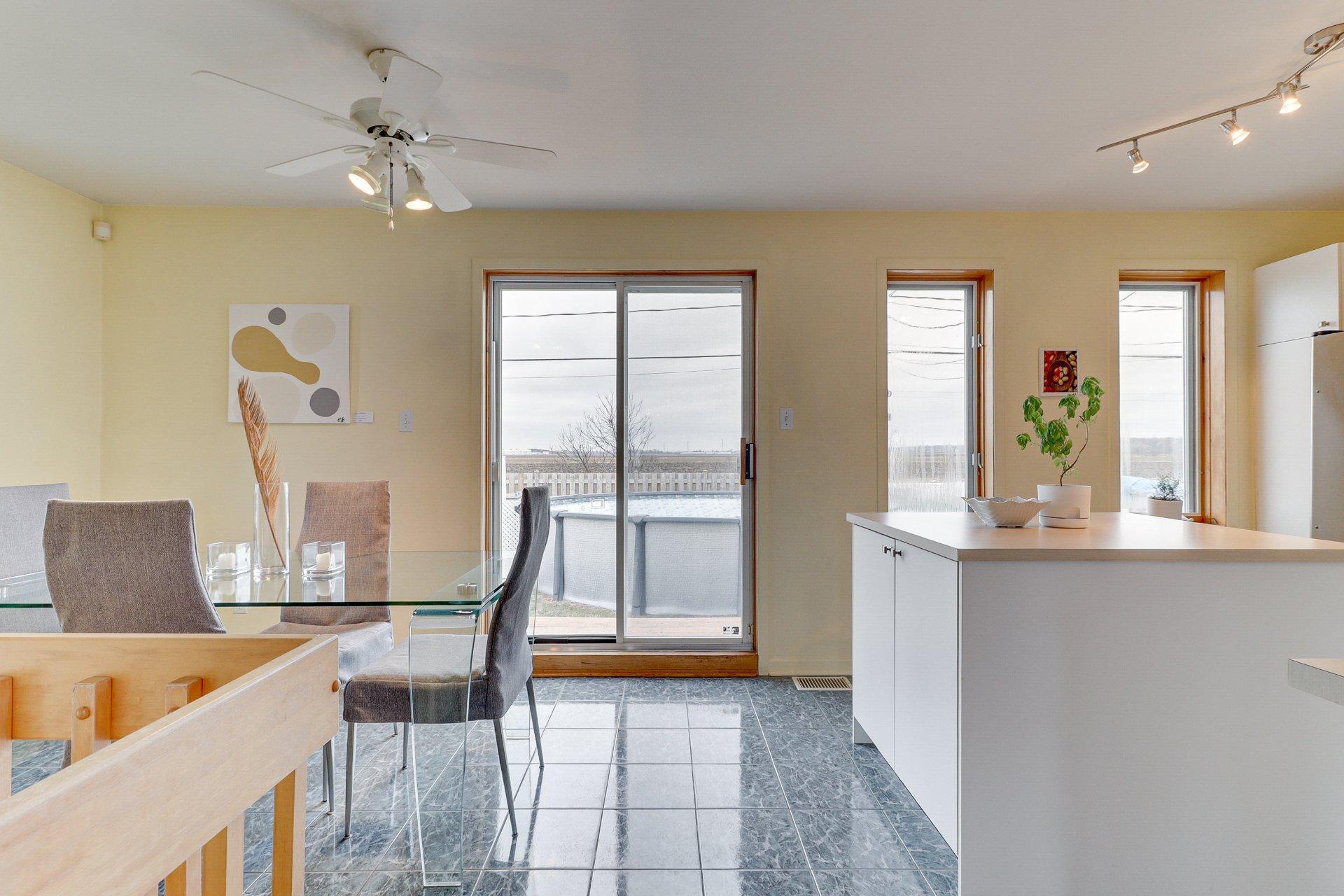 









318


Rue du Centaure

,
L'Épiphanie,




QC
J5X3K9

