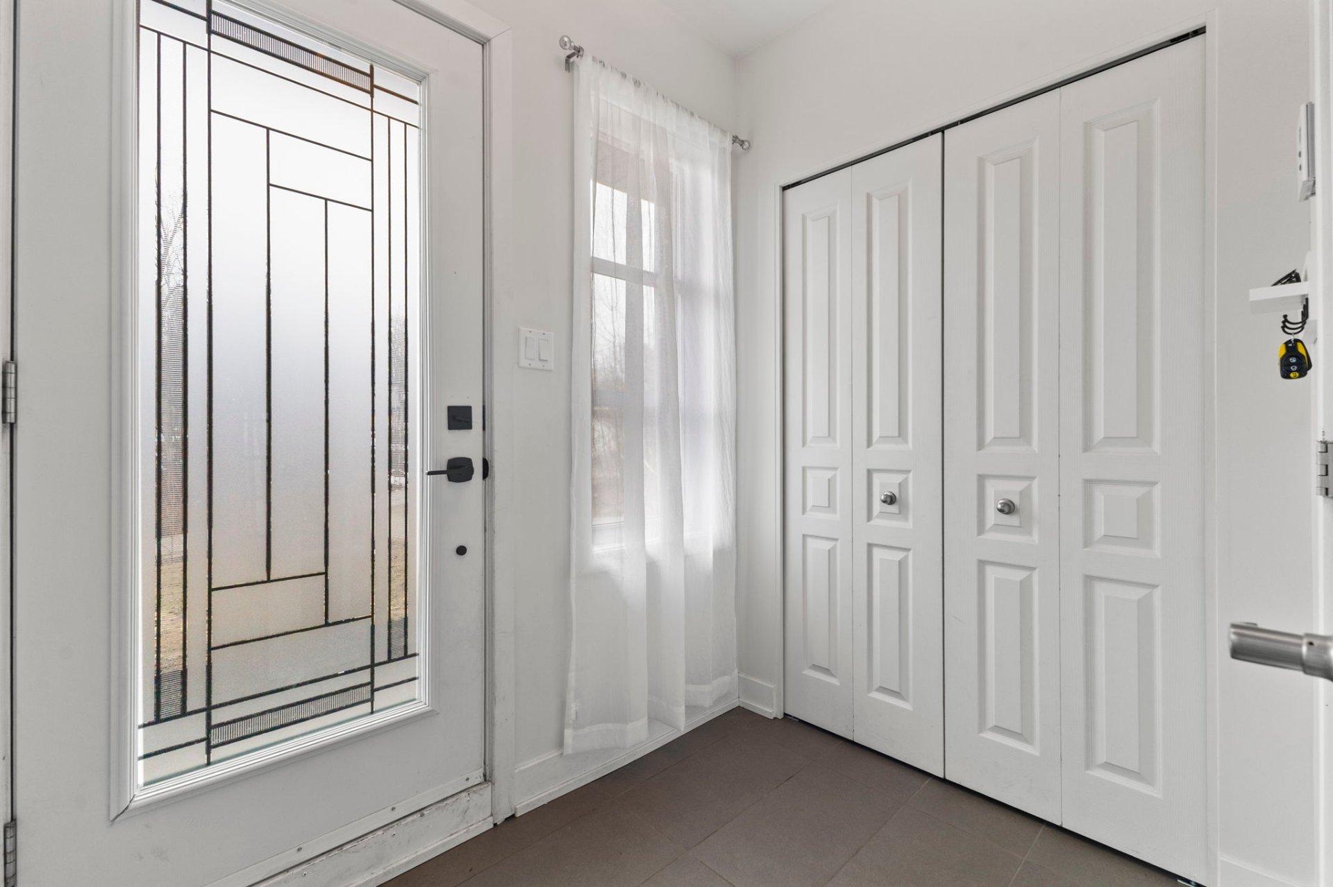 









38B


Rue Adonis

,
Val-des-Monts,




QC
J8N0C2


