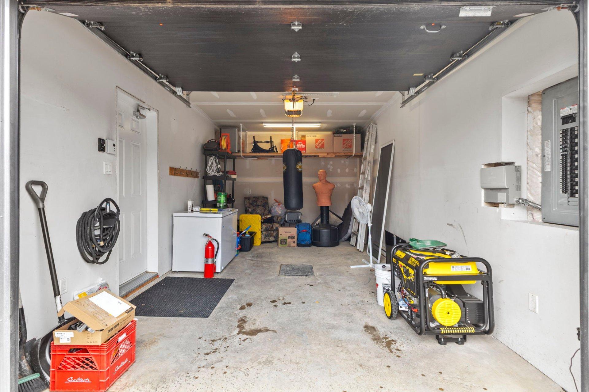 









38B


Rue Adonis

,
Val-des-Monts,




QC
J8N0C2

