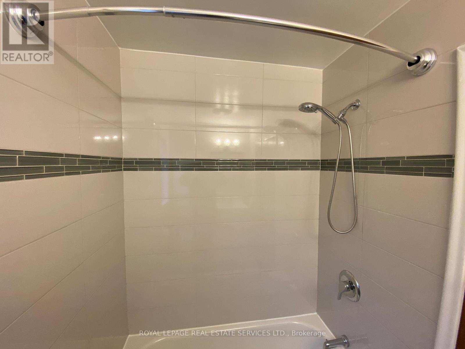 












2ND FLOOR - 132 EDINBOROUGH COURT

,
Toronto,




Ontario
M6N2E8

