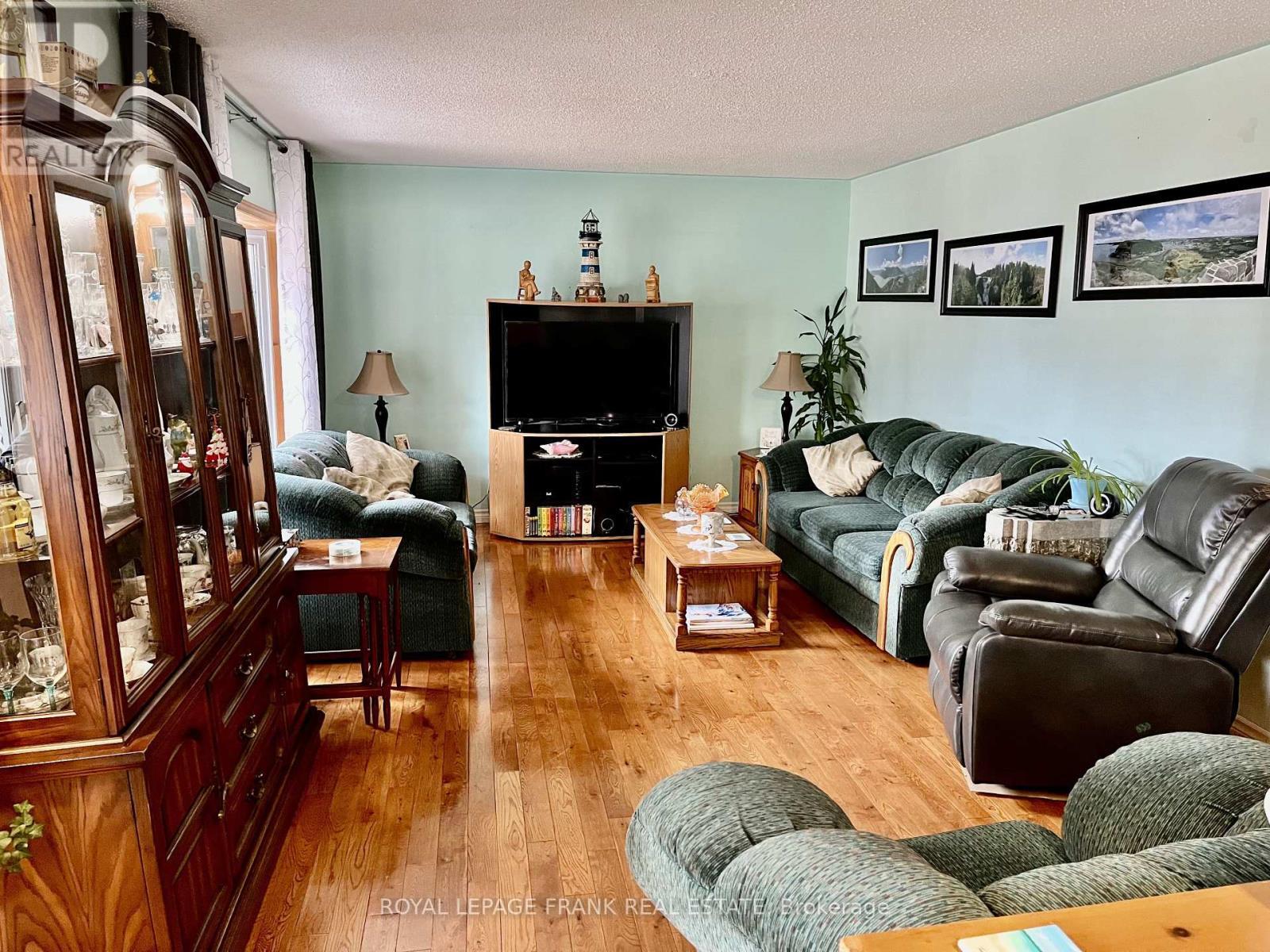 












29620 HIGHWAY 62 N

,
Hastings Highlands (Herschel Ward),




Ontario
K0L1C0

