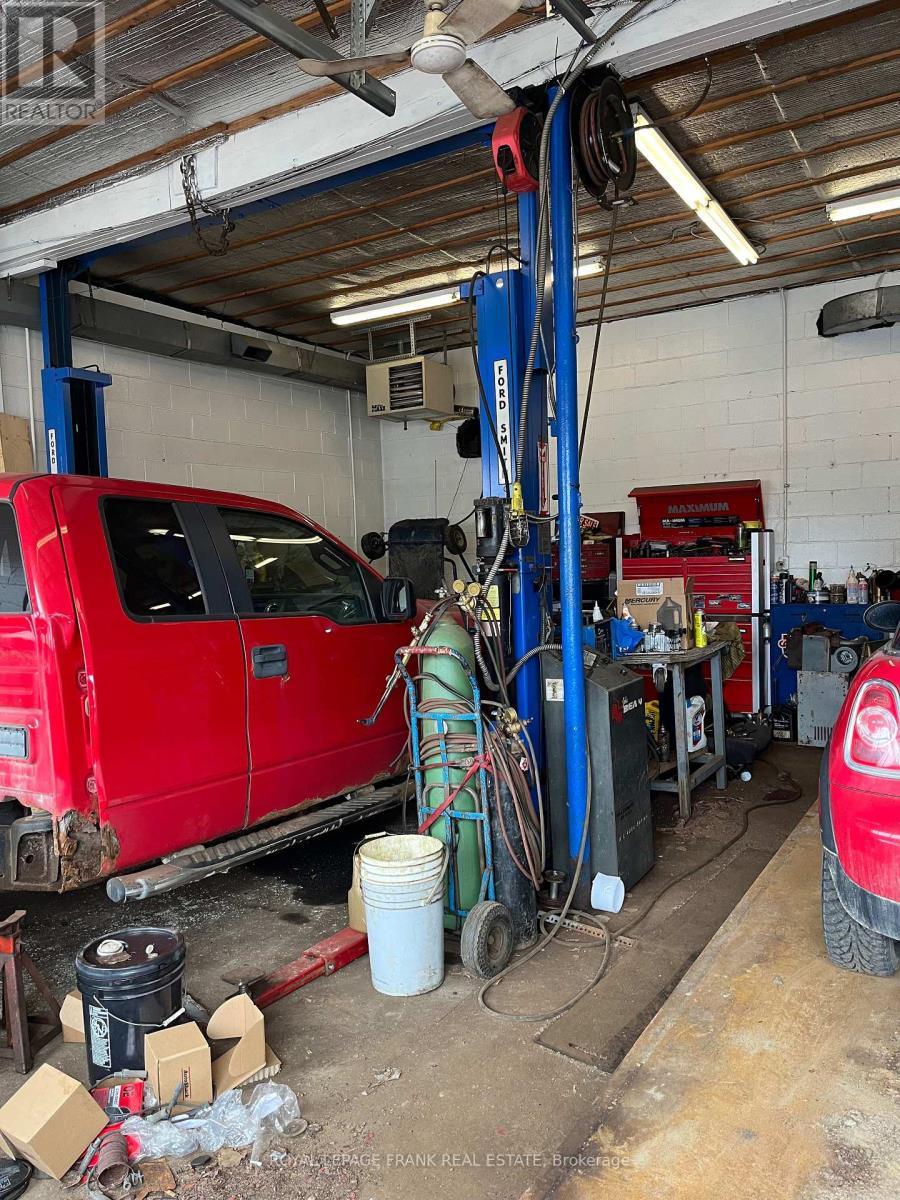 












29620 HIGHWAY 62 N

,
Hastings Highlands (Herschel Ward),




Ontario
K0L1C0

