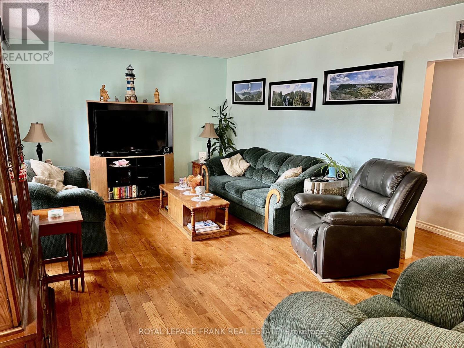












29620 HIGHWAY 62 N

,
Hastings Highlands (Herschel Ward),




Ontario
K0L1C0

