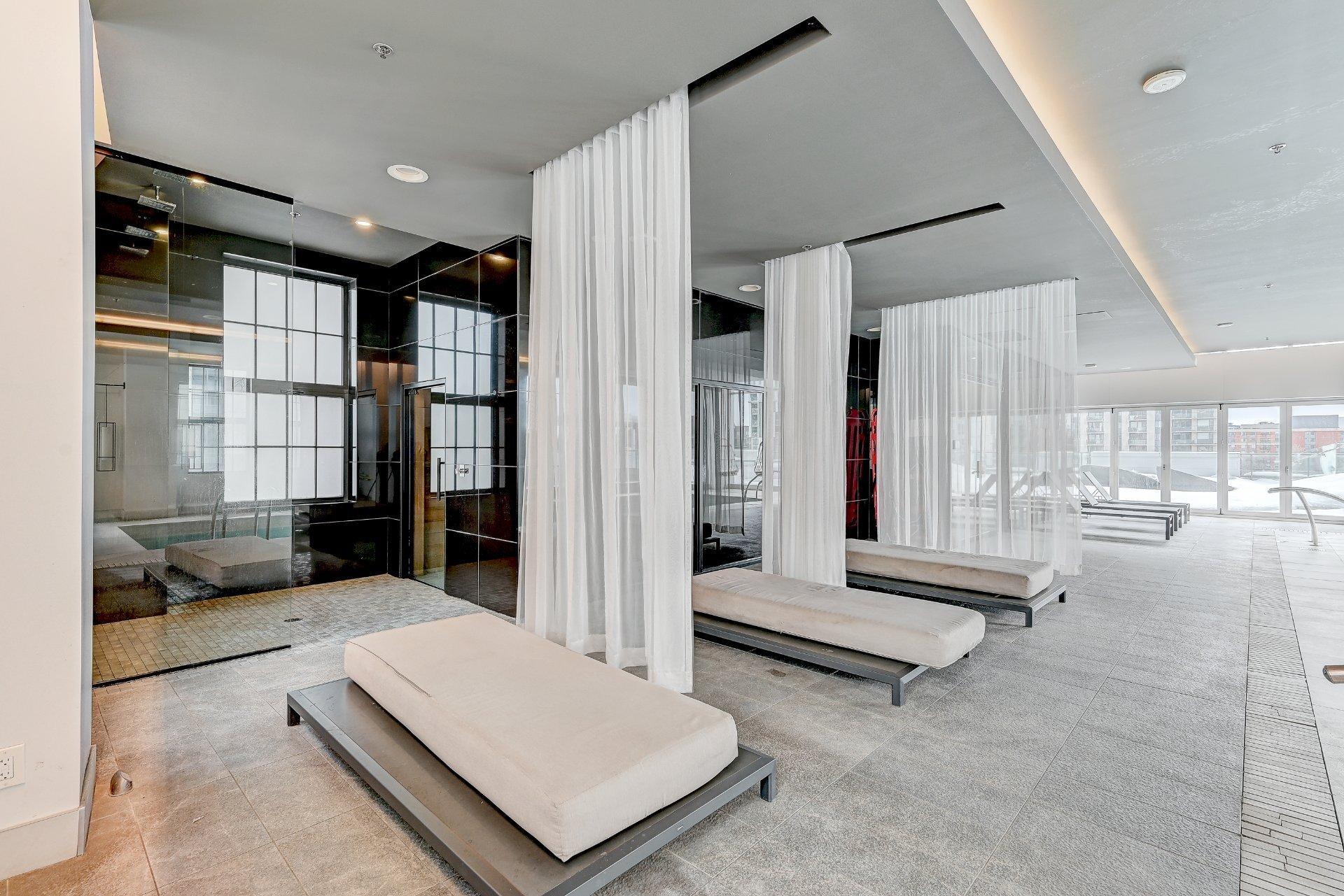 









1188


Rue St-Antoine O.

, 304,
Montréal (Ville-Marie),




QC
H3C1B4

