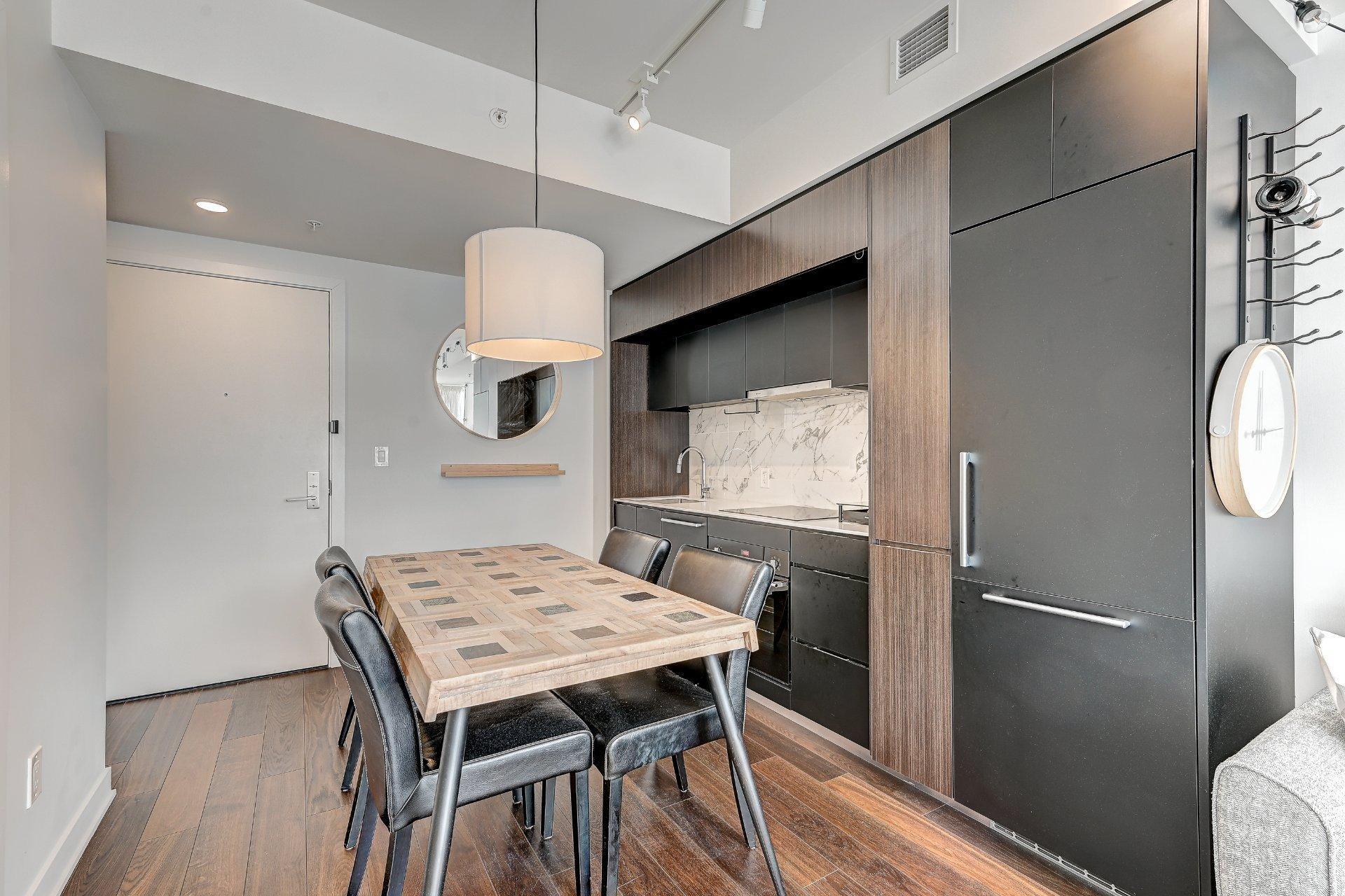 









1188


Rue St-Antoine O.

, 304,
Montréal (Ville-Marie),




QC
H3C1B4


